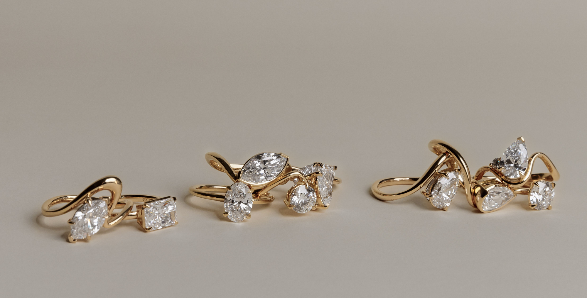 Chunky Gold Rings vs Thin Bands: What’s Trending for Engagement Rings in 2026?