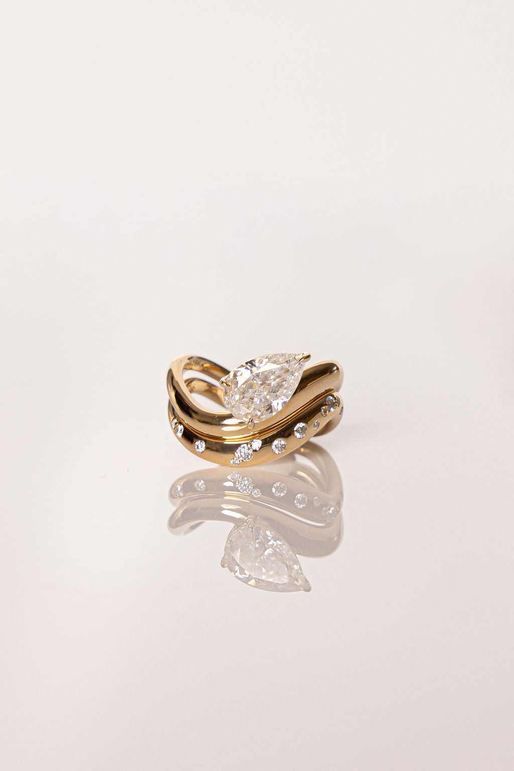 1.0-2.50 CT Pear Shaped Moissanite Unique Solitaire Engagement Ring