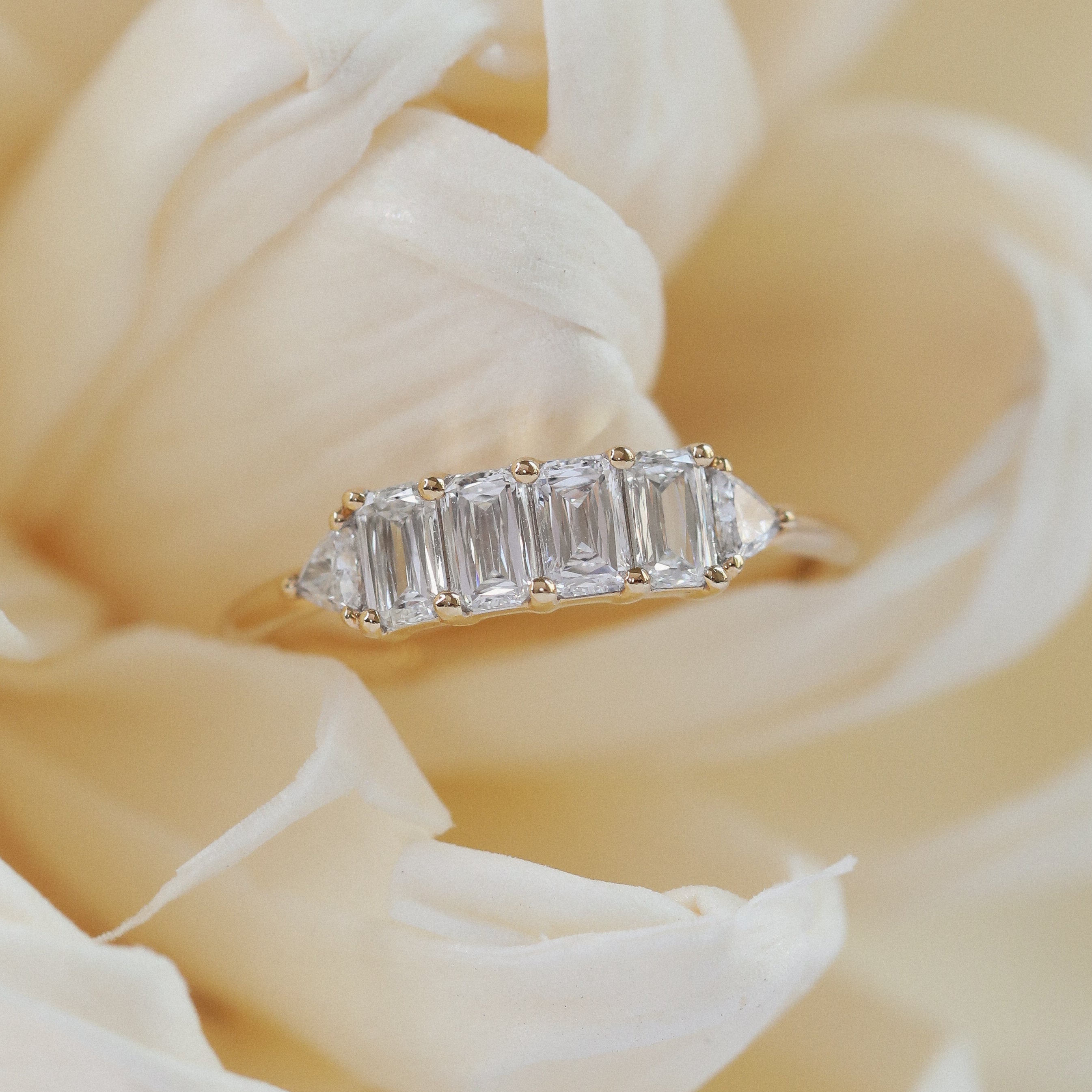 0.98 TCW Emerald & trillion EF-VVS Diamond Cluster Wedding Band