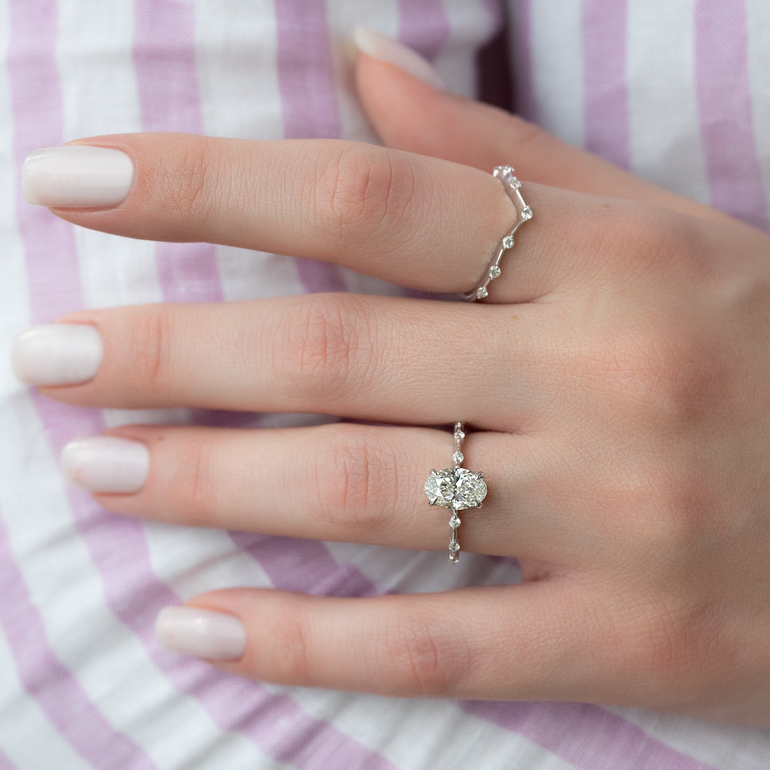 2.0 -4.0 CT Oval Cut Lab Grown Diamond Dainty Engagement Ring