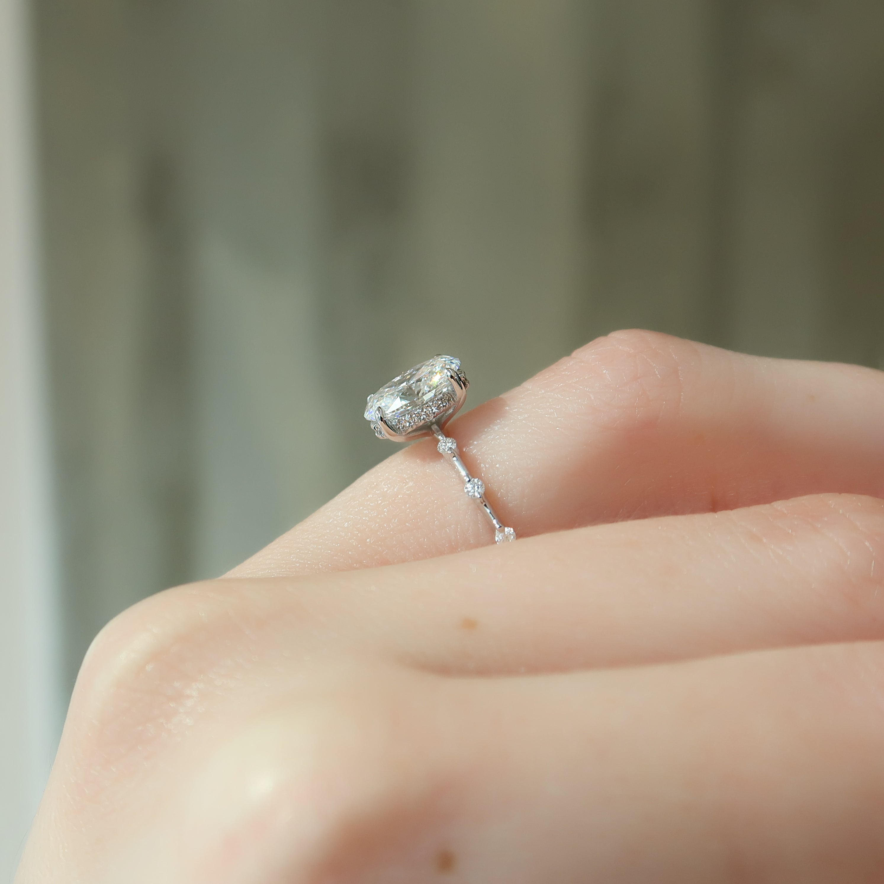 2.0 -4.0 CT Oval Cut Lab Grown Diamond Dainty Engagement Ring