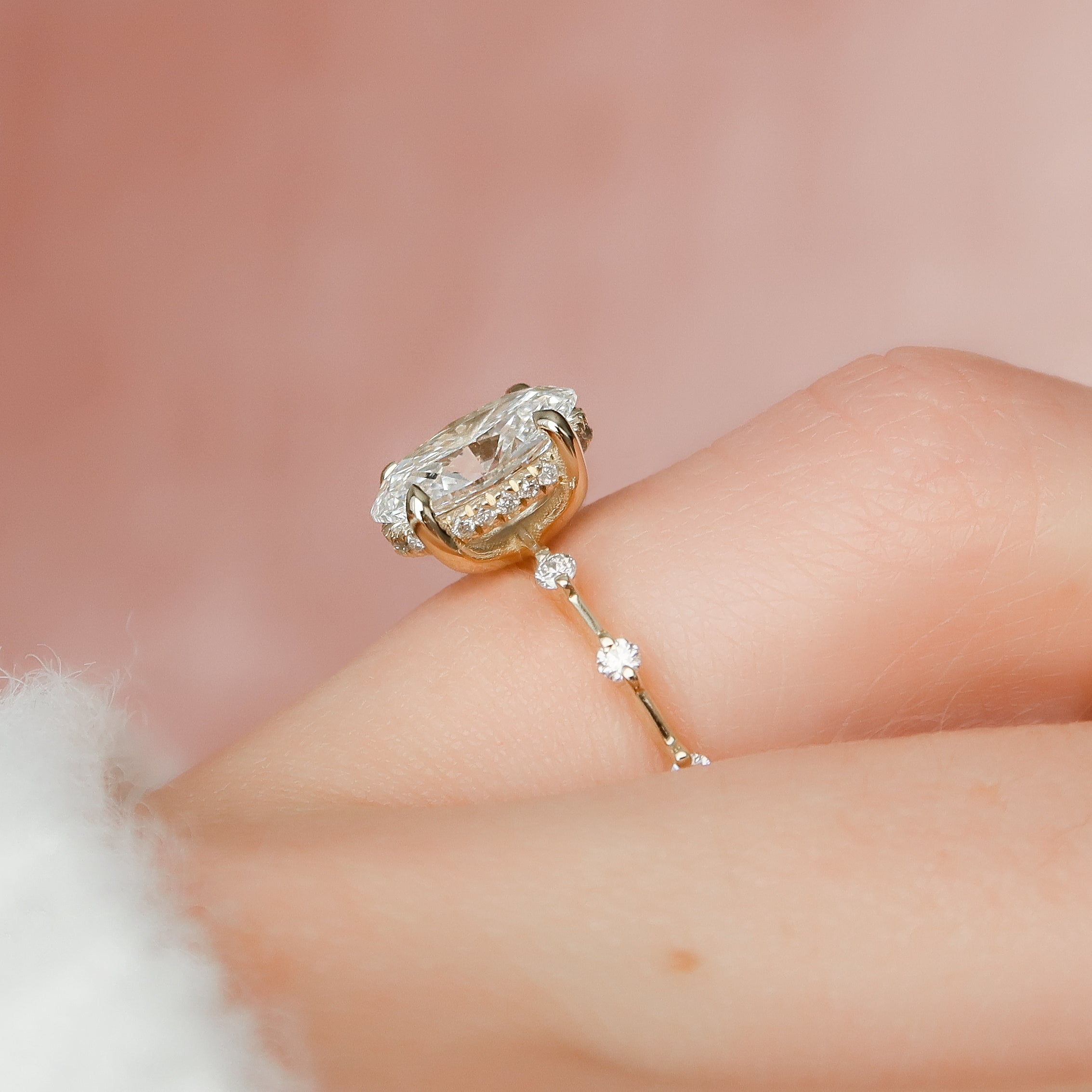 2.0 -4.0 CT Oval Cut Lab Grown Diamond Dainty Engagement Ring