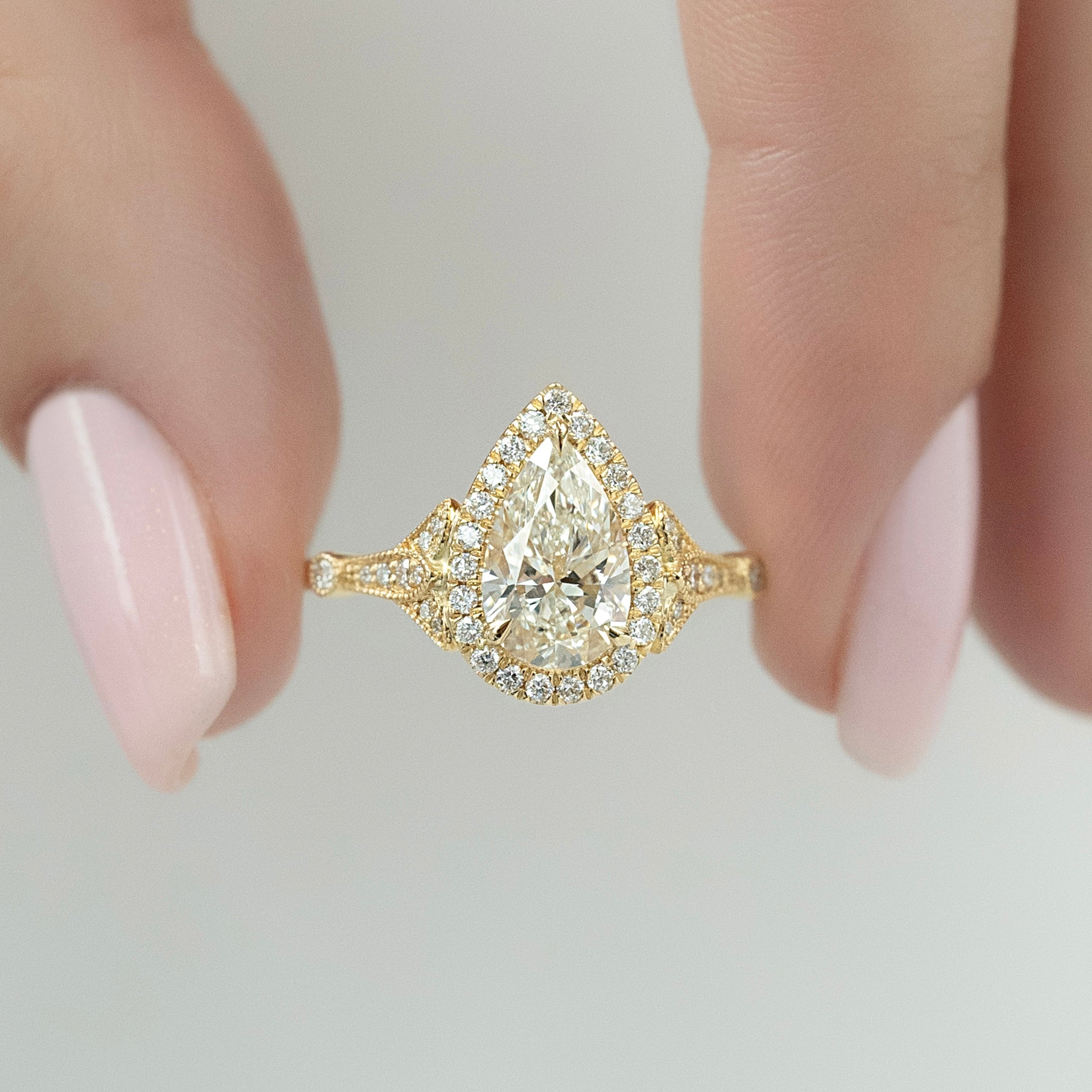 2.0 - 4.0 CT Pear Cut Lab Grown Diamond vintage Engagement Ring