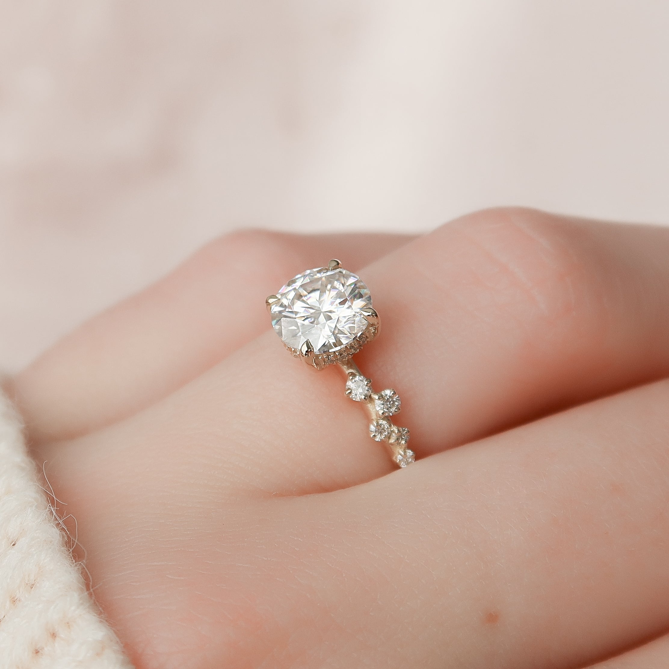 1.50 - 3.50 CT Round Cut Lab Grown Diamond mia-setting Engagement Ring