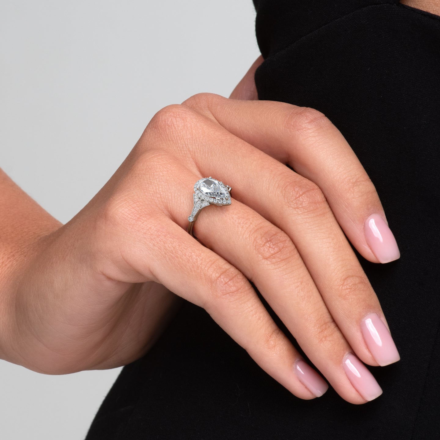 2.0 - 4.0 CT Pear Cut Lab Grown Diamond vintage Engagement Ring