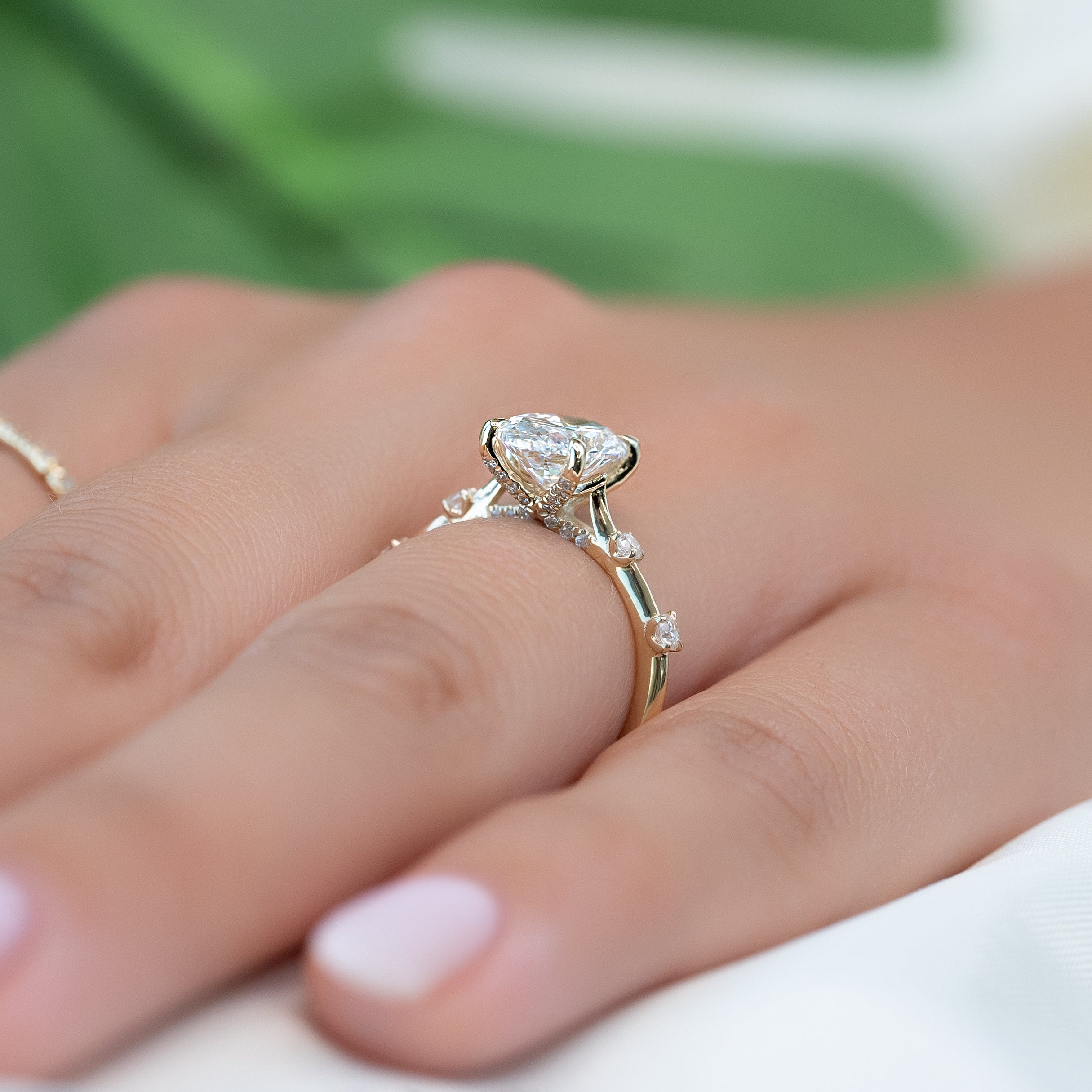 2.0 - 4.0 CT Oval Cut CVD Diamond Dainty Engagement Ring