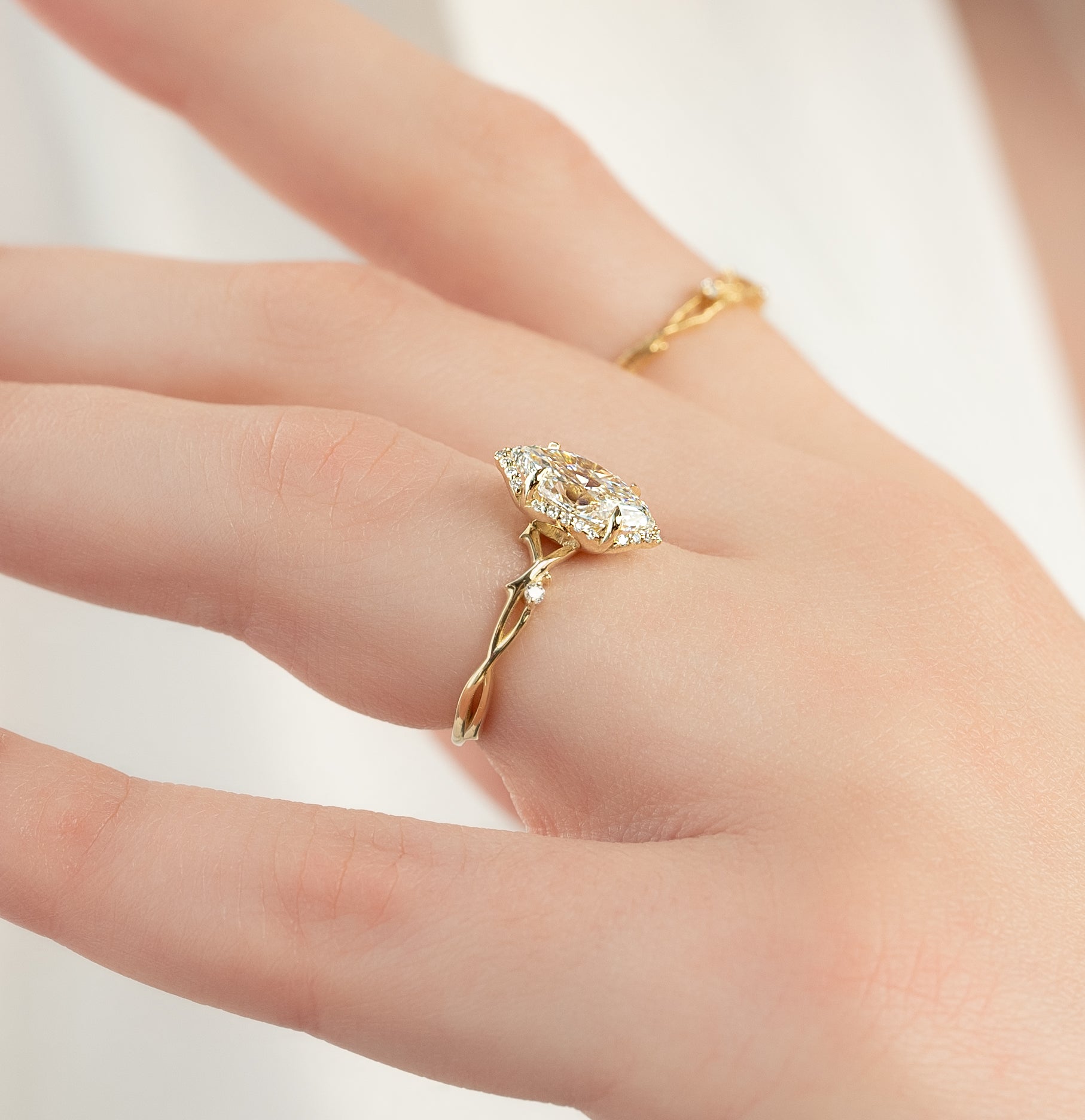 2.0 - 4.0 CT Marquise Cut CVD Diamond twisted twig Engagement Ring