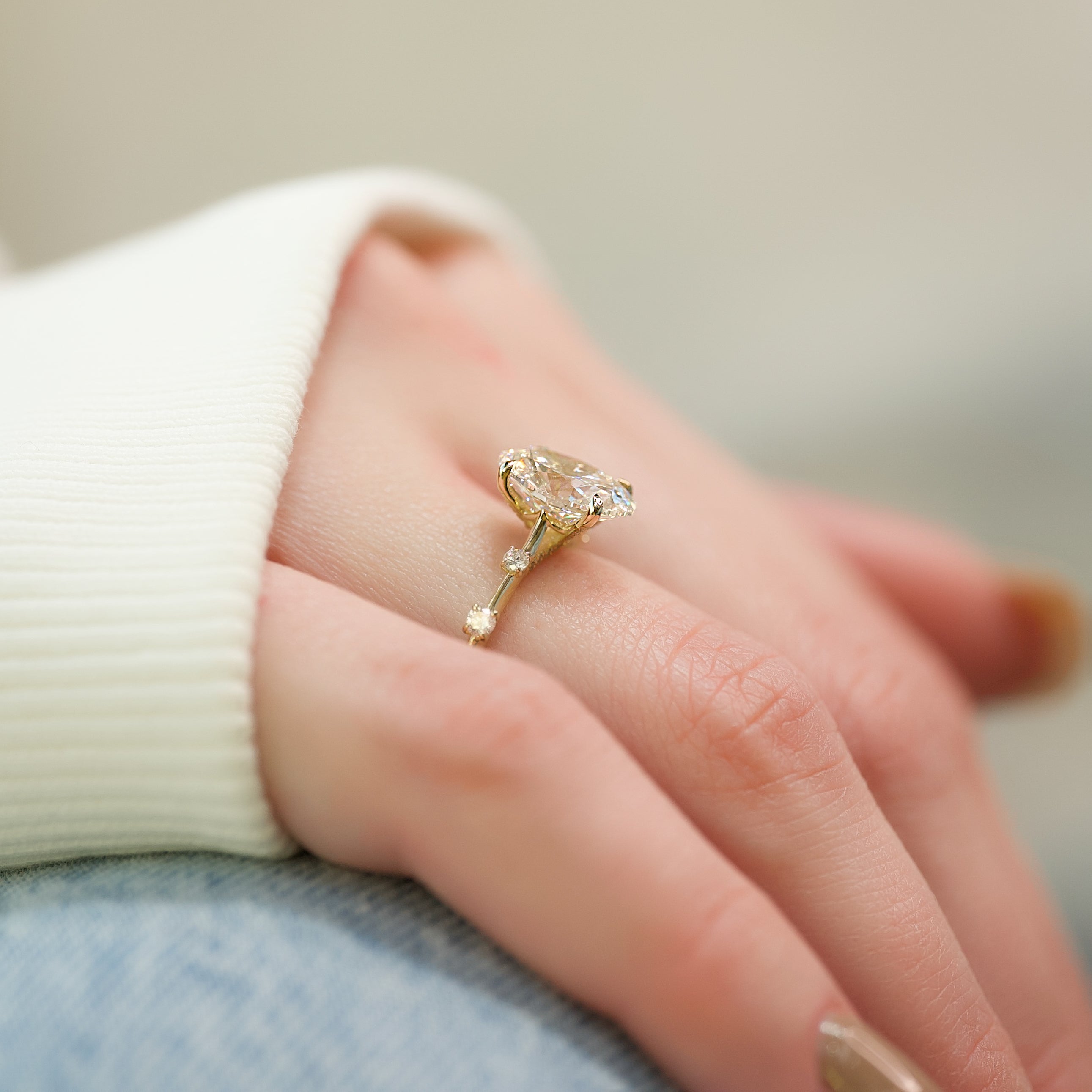 2.0 - 4.0 CT Oval Cut CVD Diamond Dainty Engagement Ring