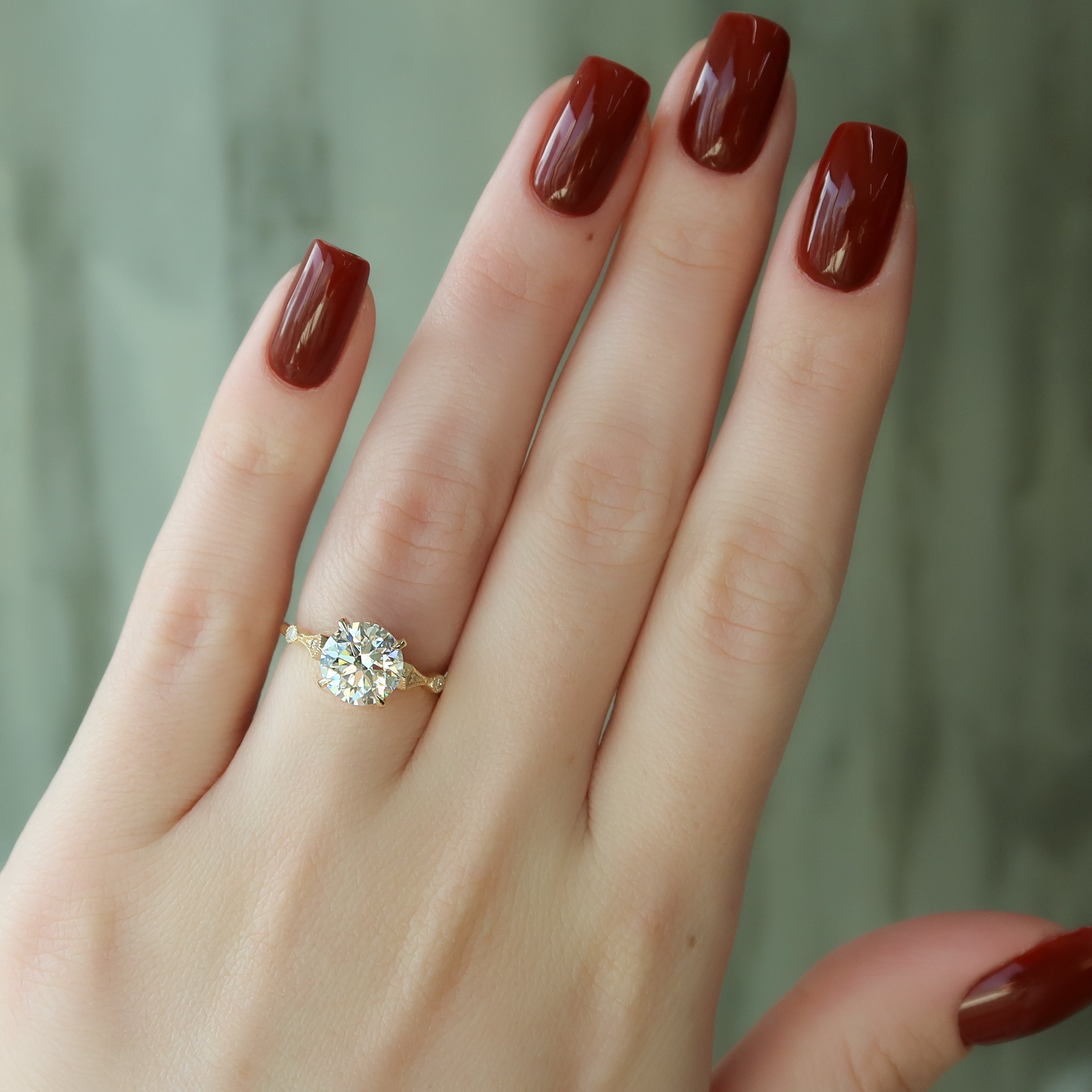 2.0 - 4.0 CT Round Cut Lab Grown Diamond Amber-setting Engagement Ring