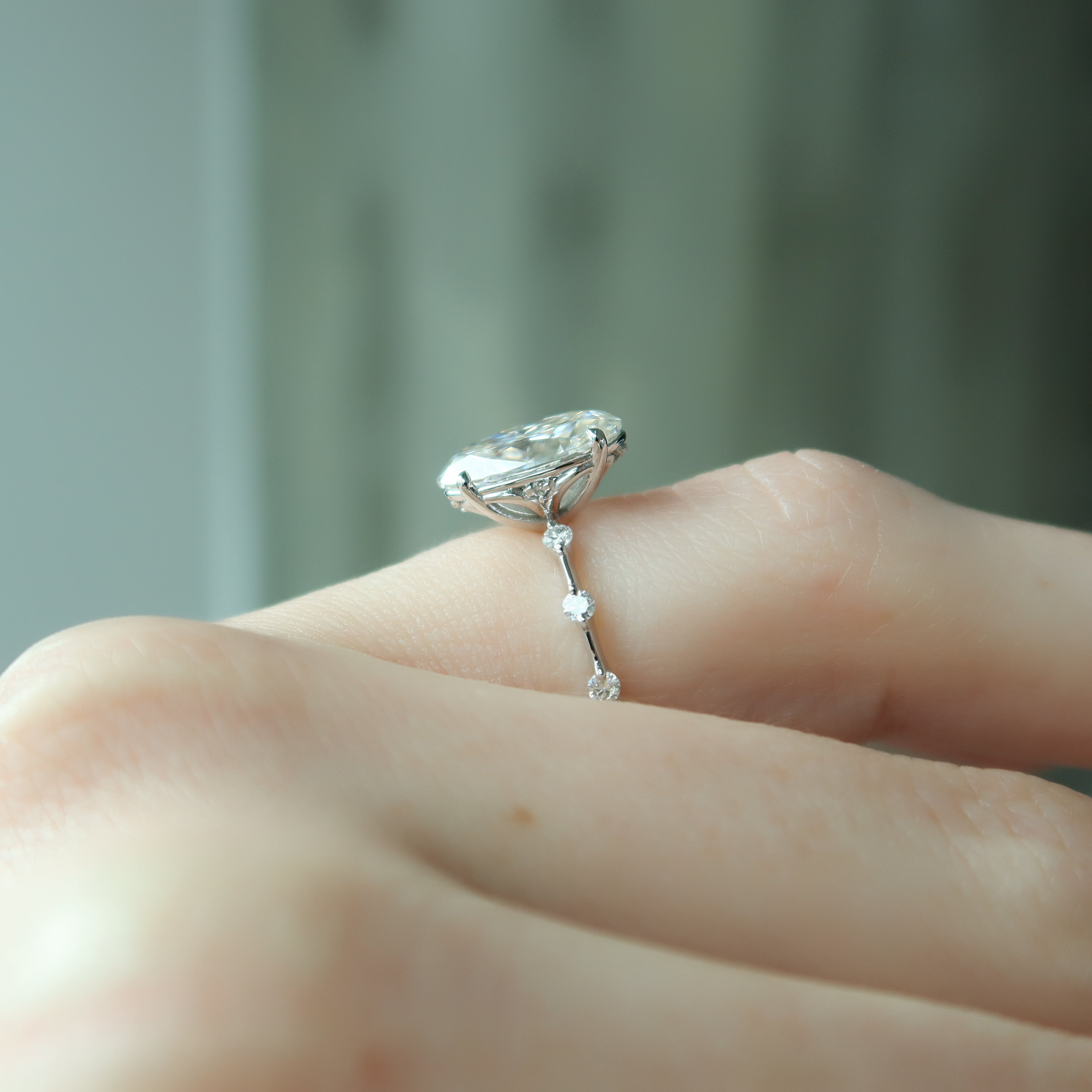 2.0 - 4.0 CT Oval Cut CVD Diamond Dainty Engagement Ring