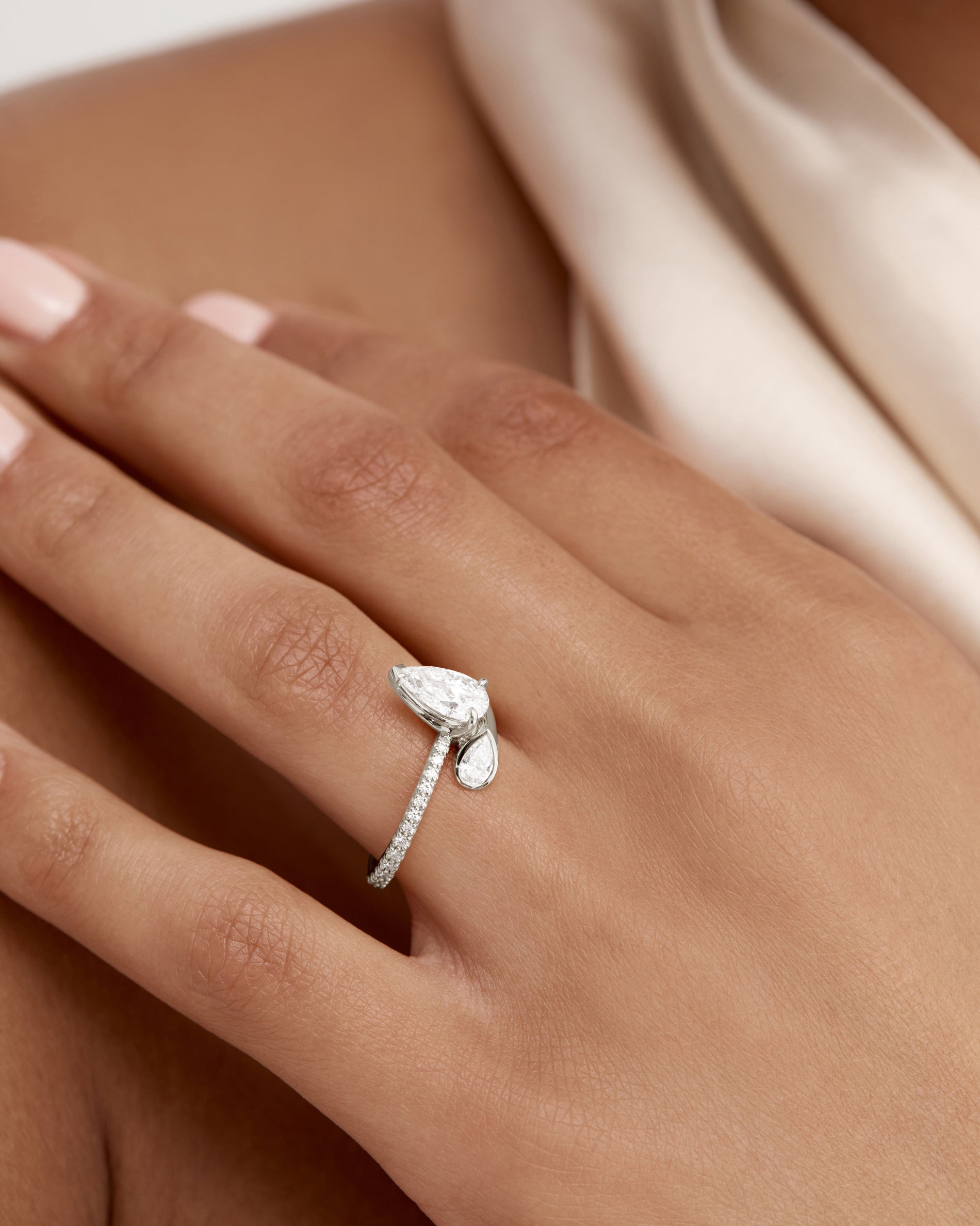 1.0-3.0 CT Pear Cut Lab Grown Diamond Unique Engagement Ring
