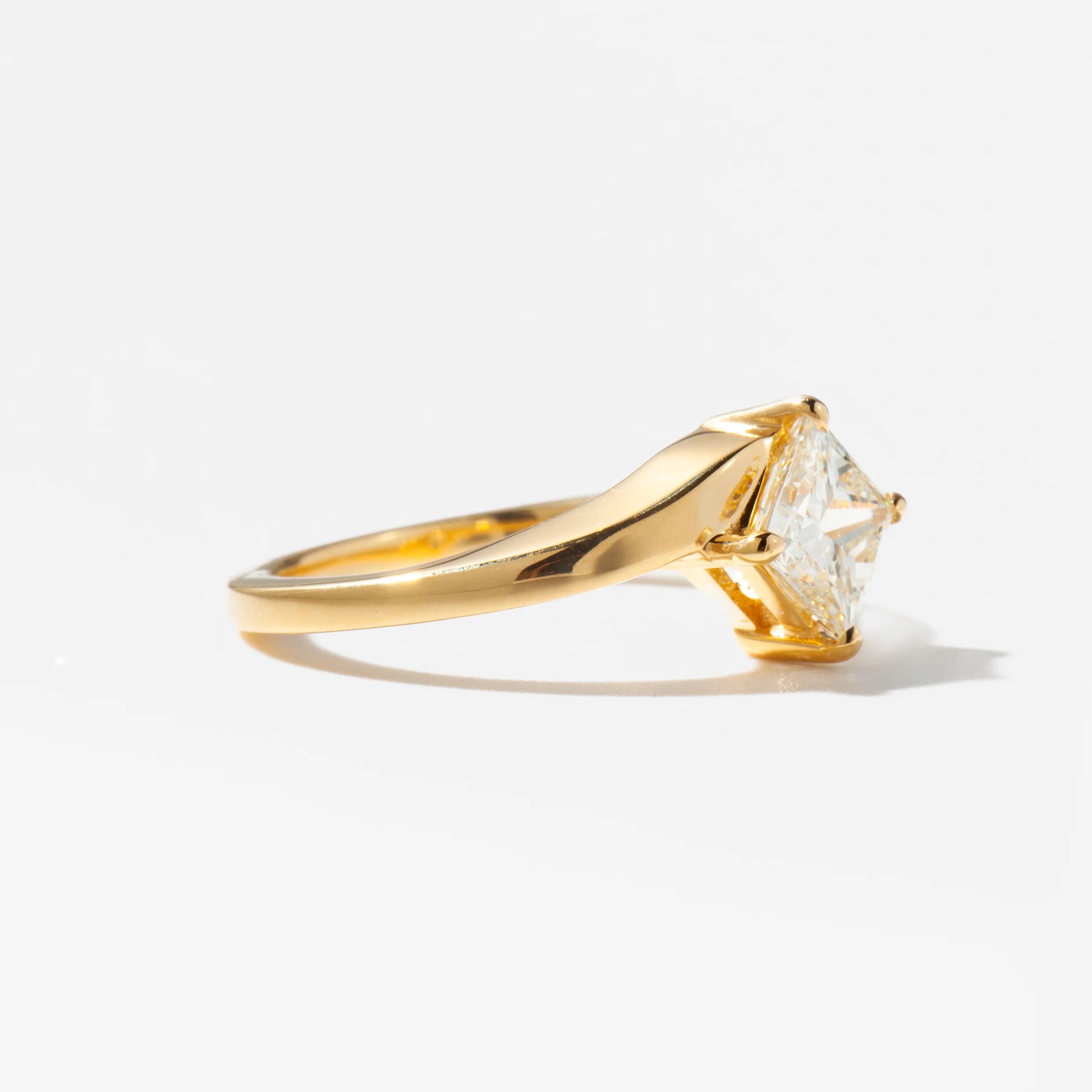 1.15 -3.15 CT Princess CVD Diamond Buypass Engagement Ring