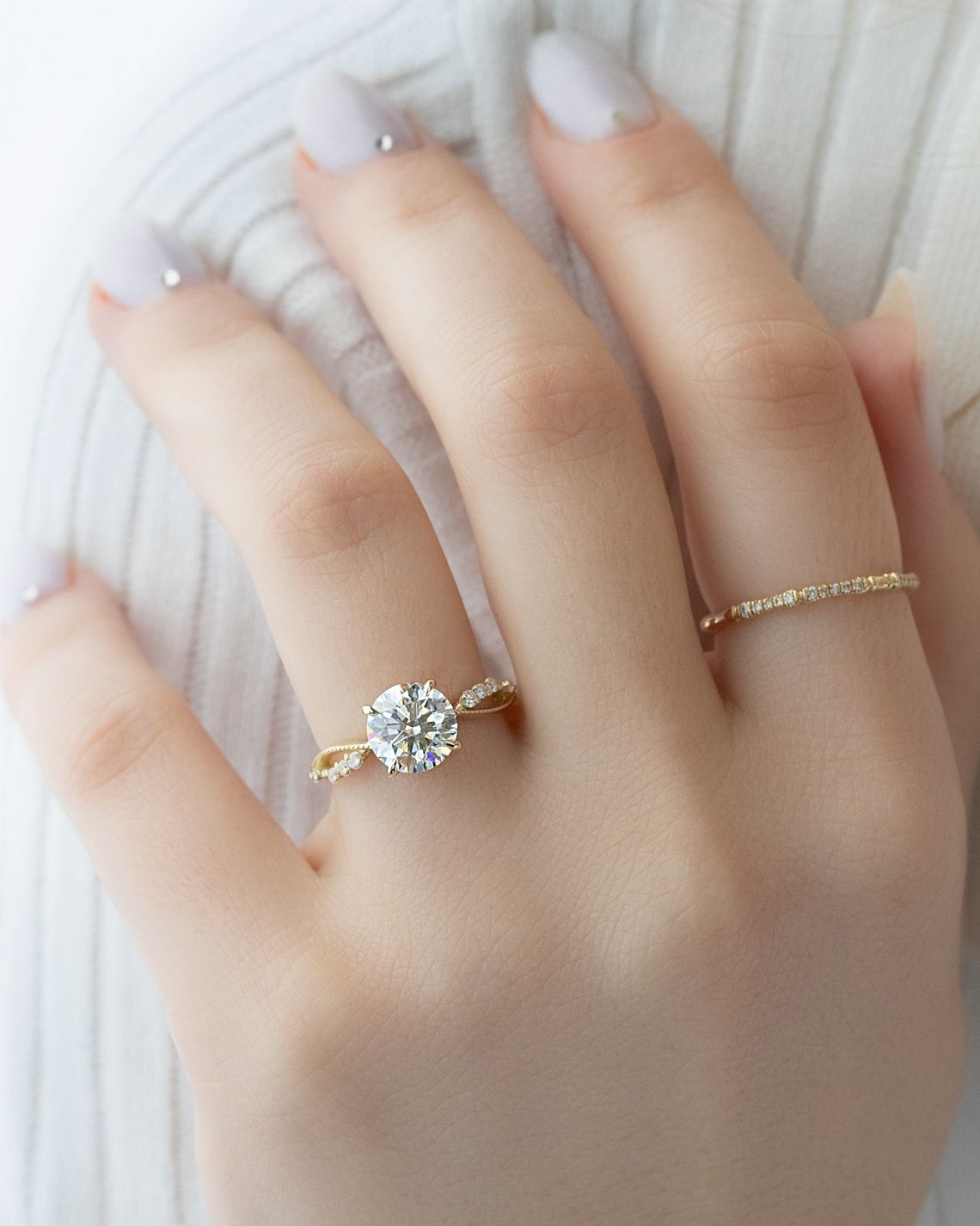 Round cut moissanite twisted band engagement ring in white gold, 2.0-4.0 CT