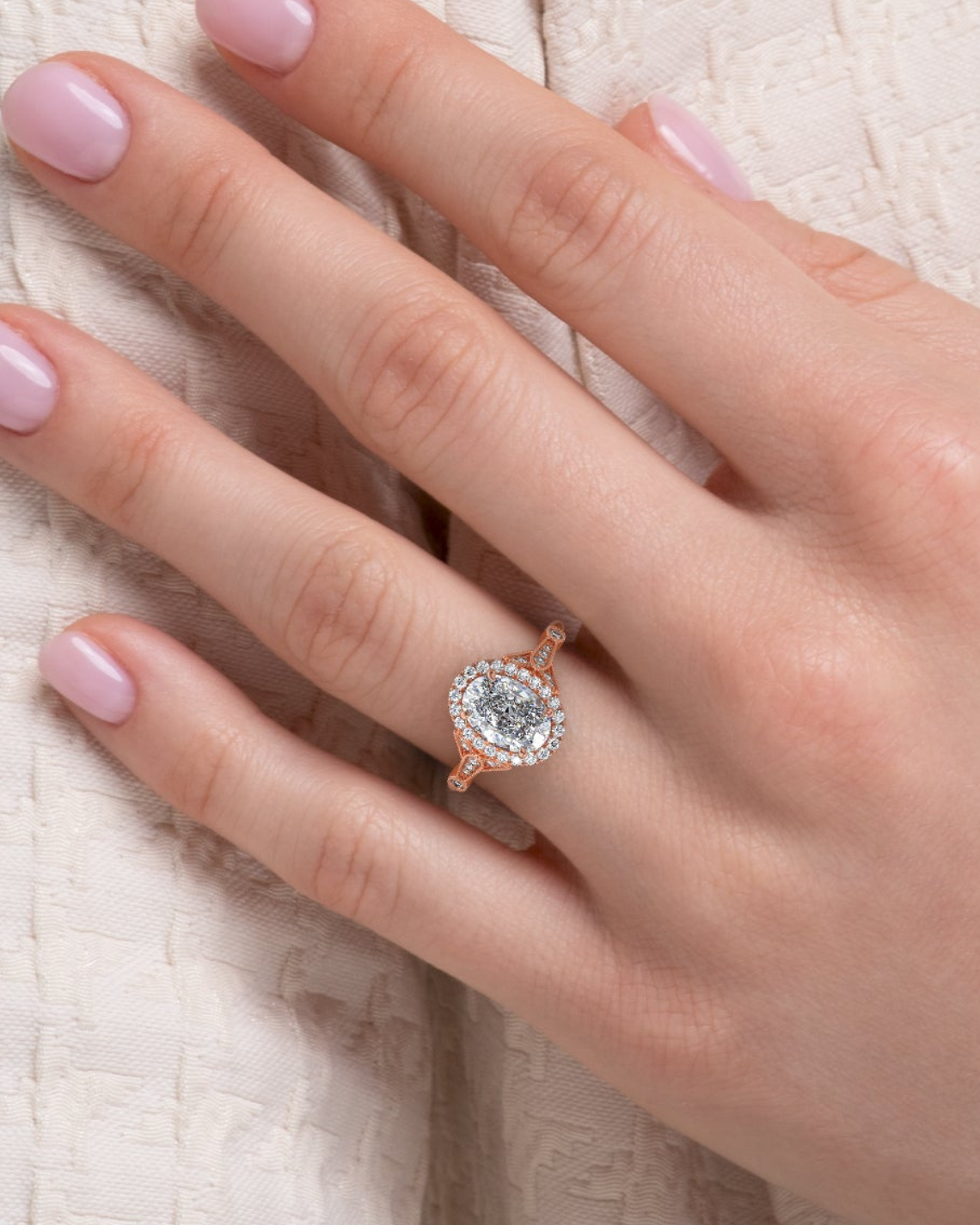 2.0 - 4.0 CT Oval Cut  Lab Grown Diamond Halo Engagement Ring