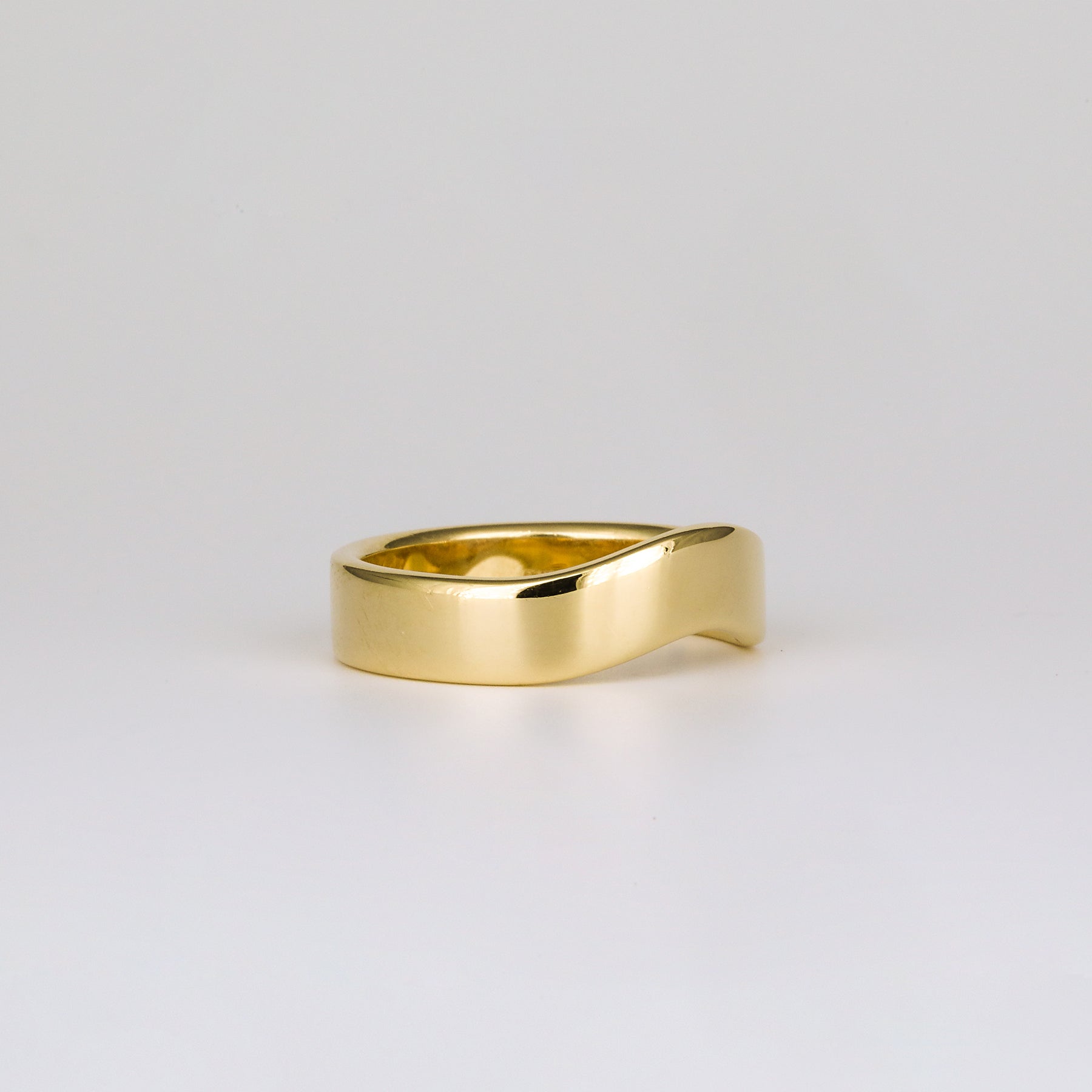 Plain Curved Contour Wedding Band