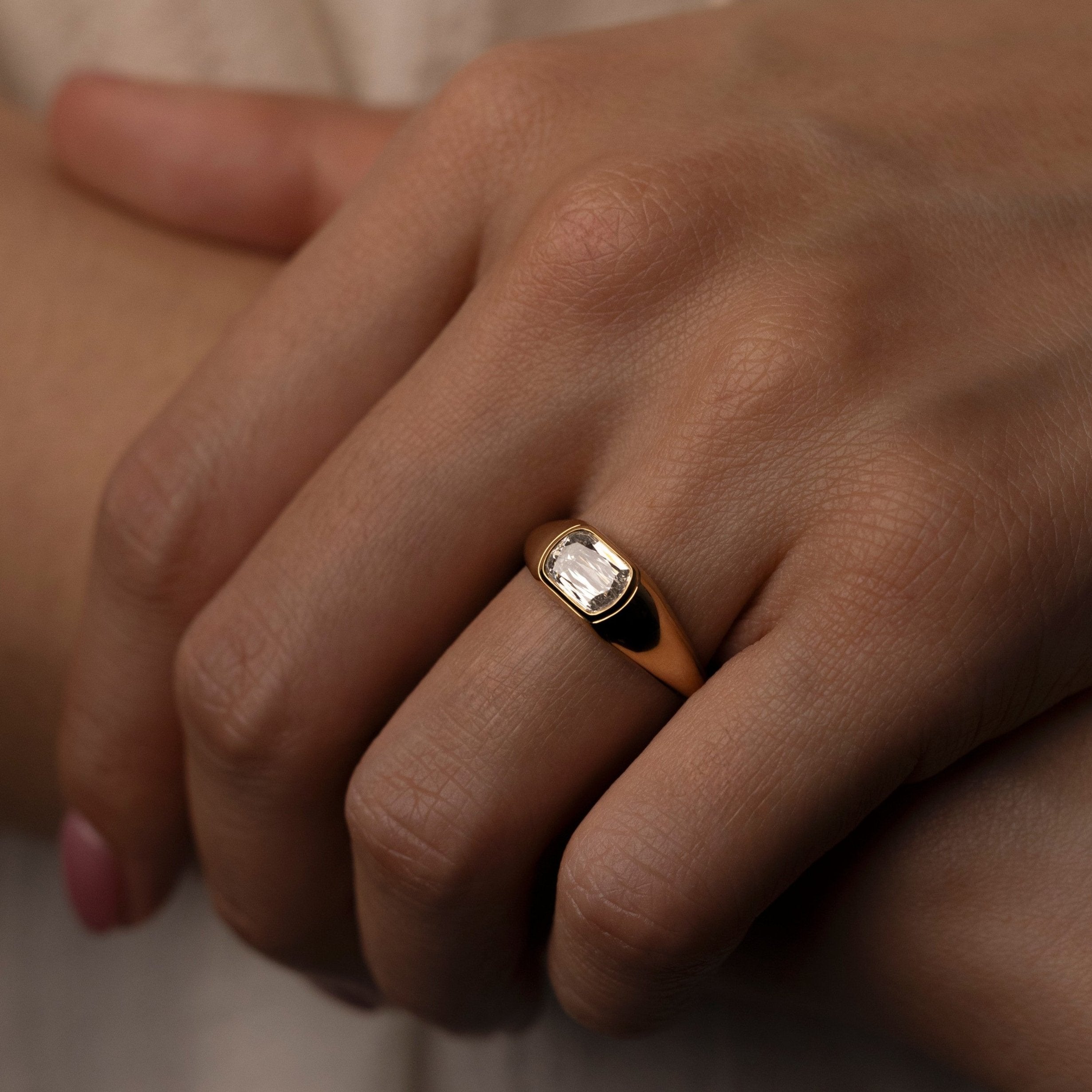 1.0 CT Cushion/Scissor F/VS1 CVD Diamond Unique Engagement ring