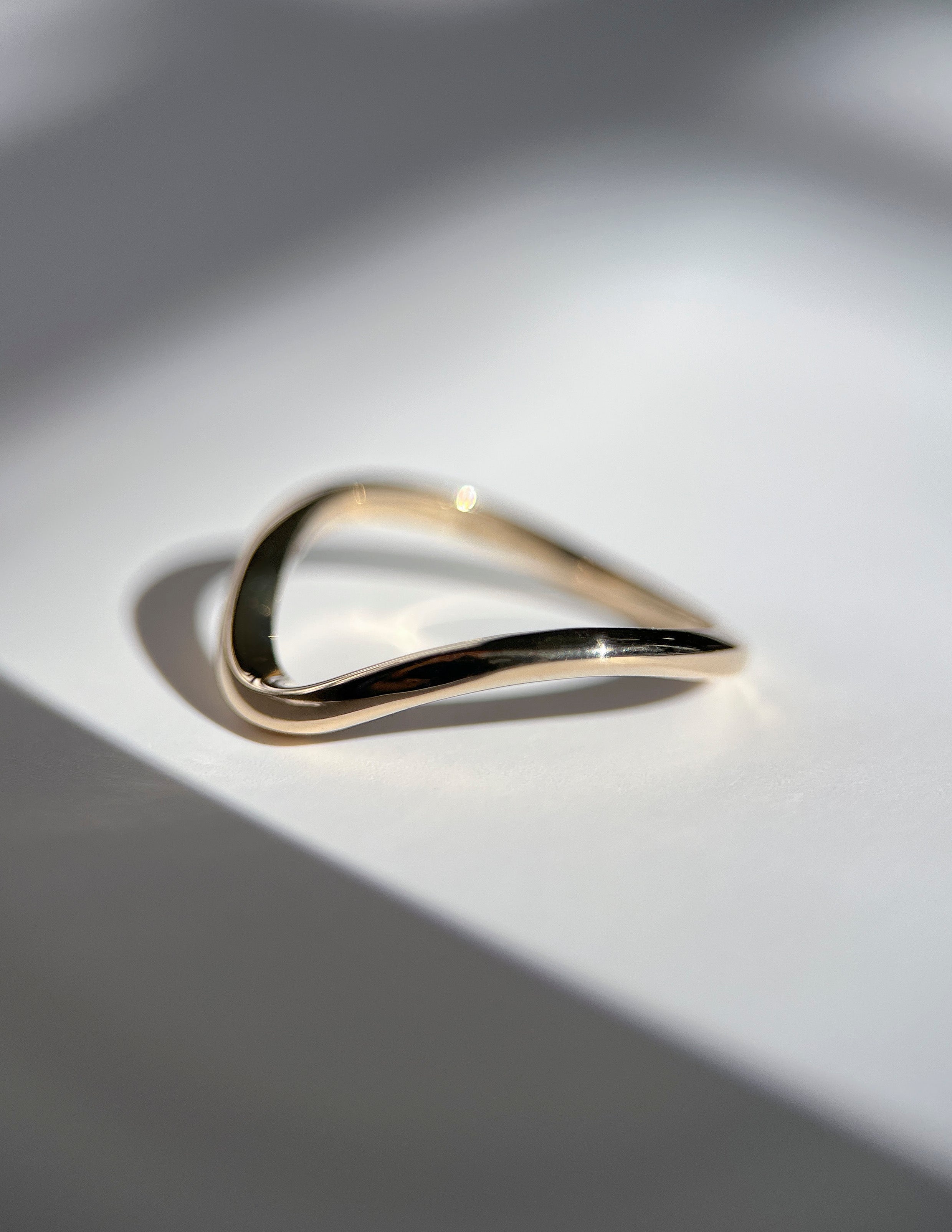Plain curved Wedding Band