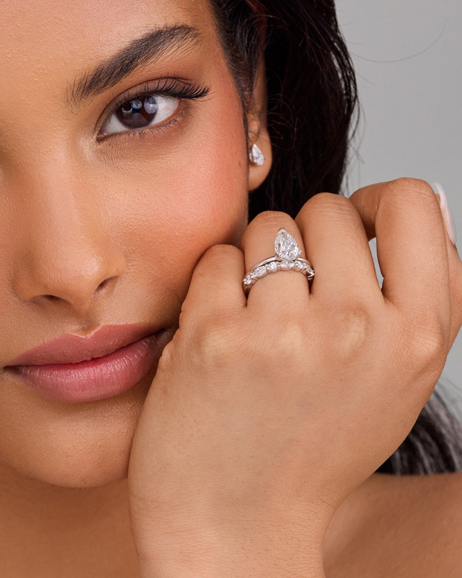 2.0–4.0 CT pear cut lab grown CVD diamond solitaire engagement ring in a classic setting for a sleek and modern bridal look