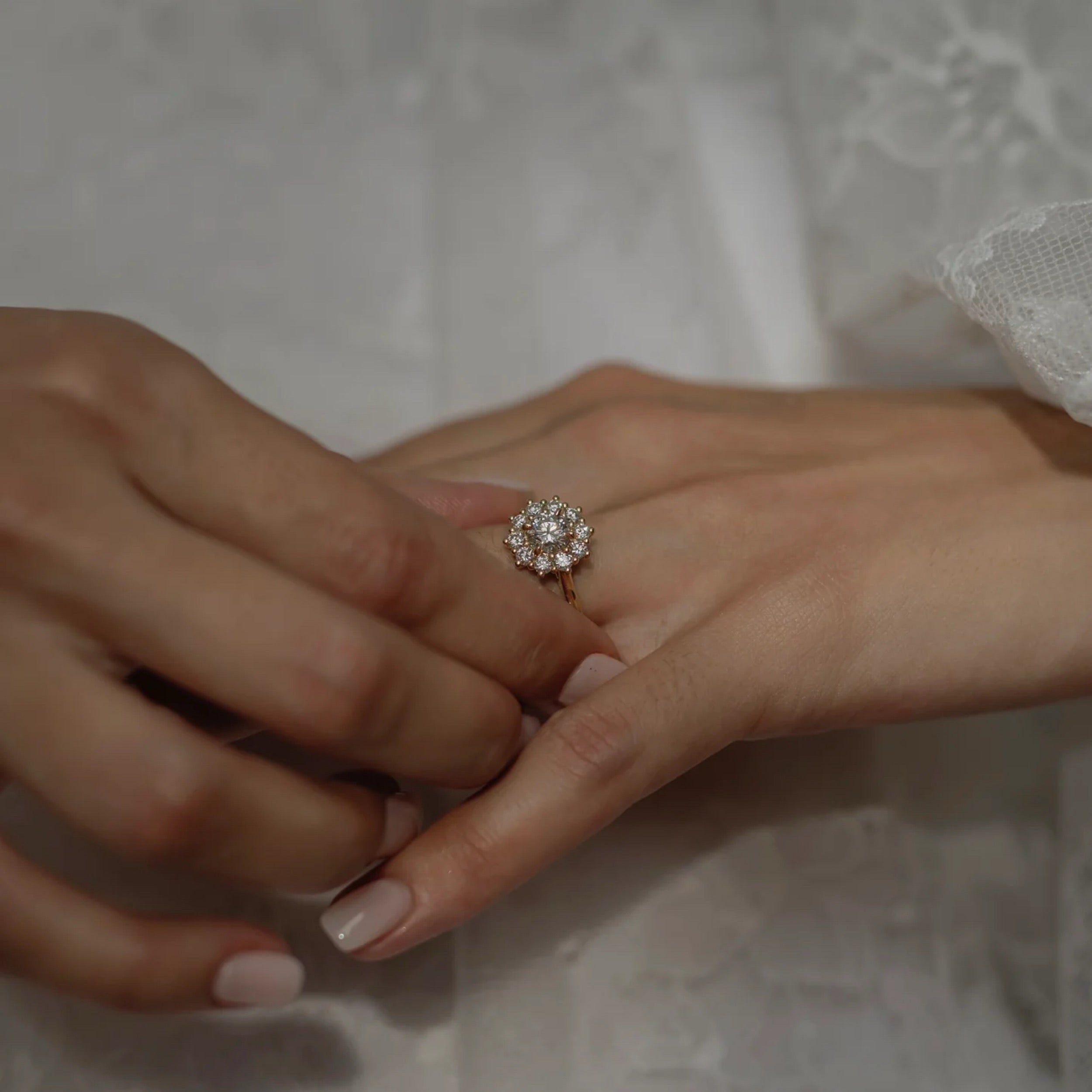 1.0 - 3.0 CT Round Lab Grown Diamond Antique Halo Engagement Ring