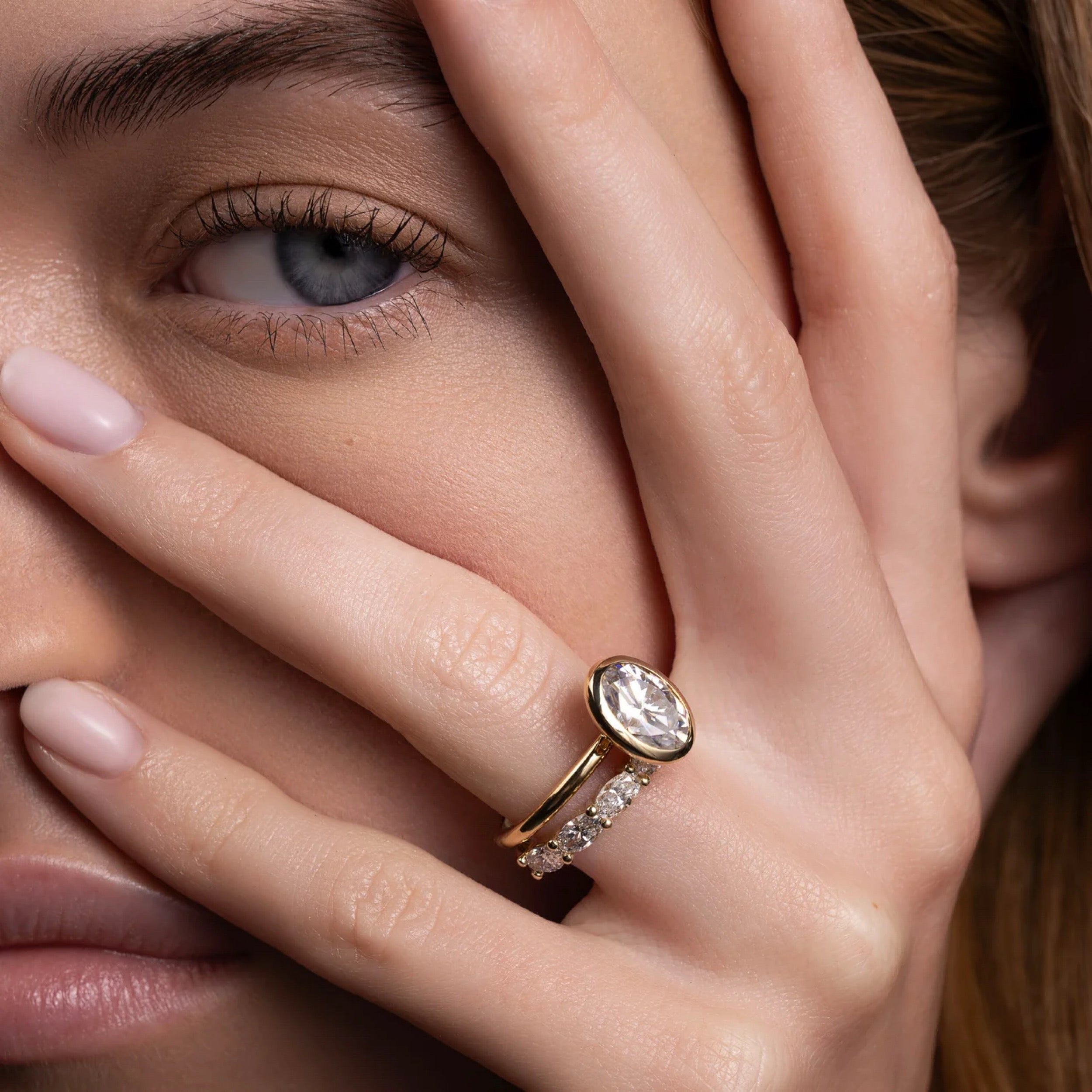 1.0 TCW Oval Diamond Horizontal Wedding Band