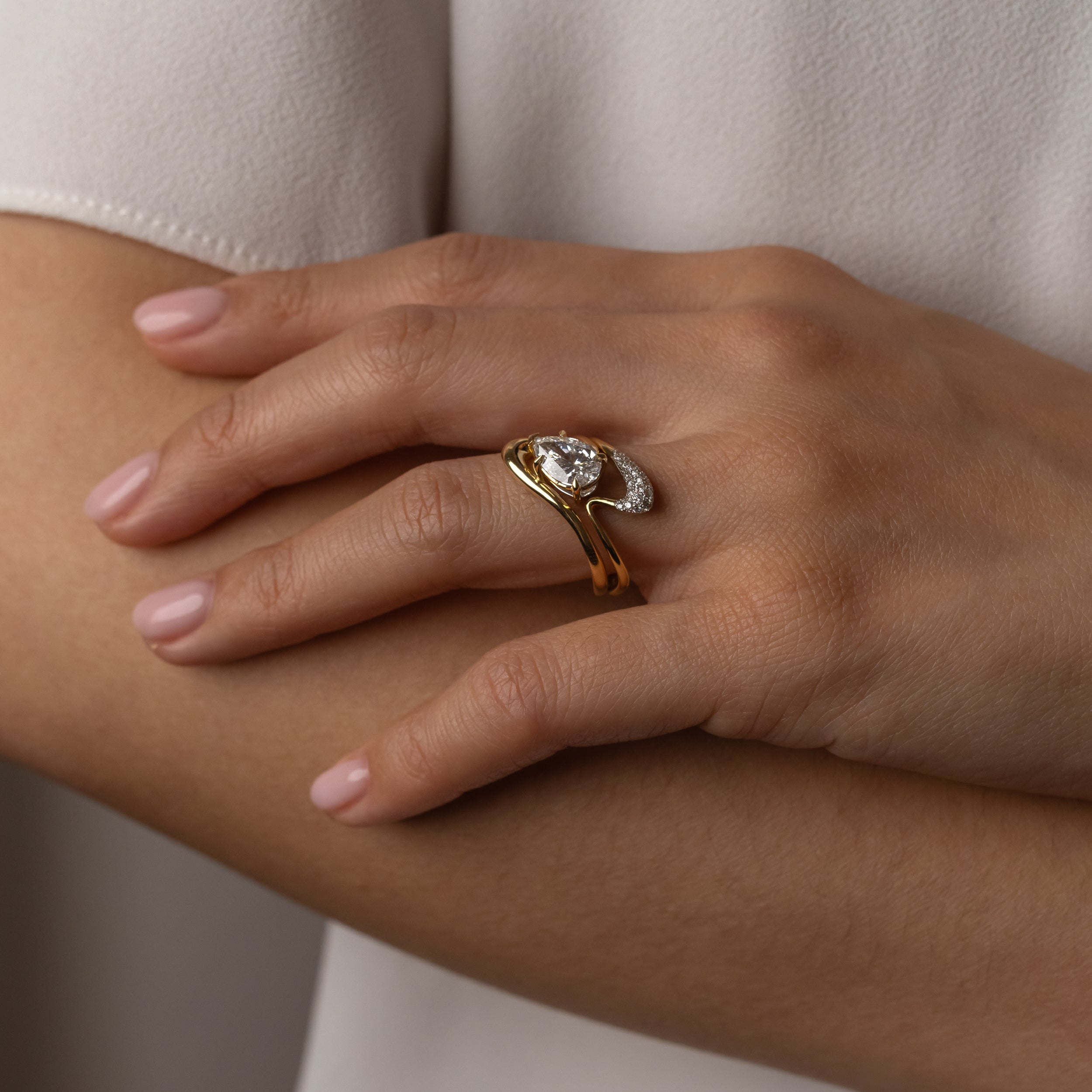 0.14 TCW Round Lab Grown Diamond Curved Unique Wedding Band