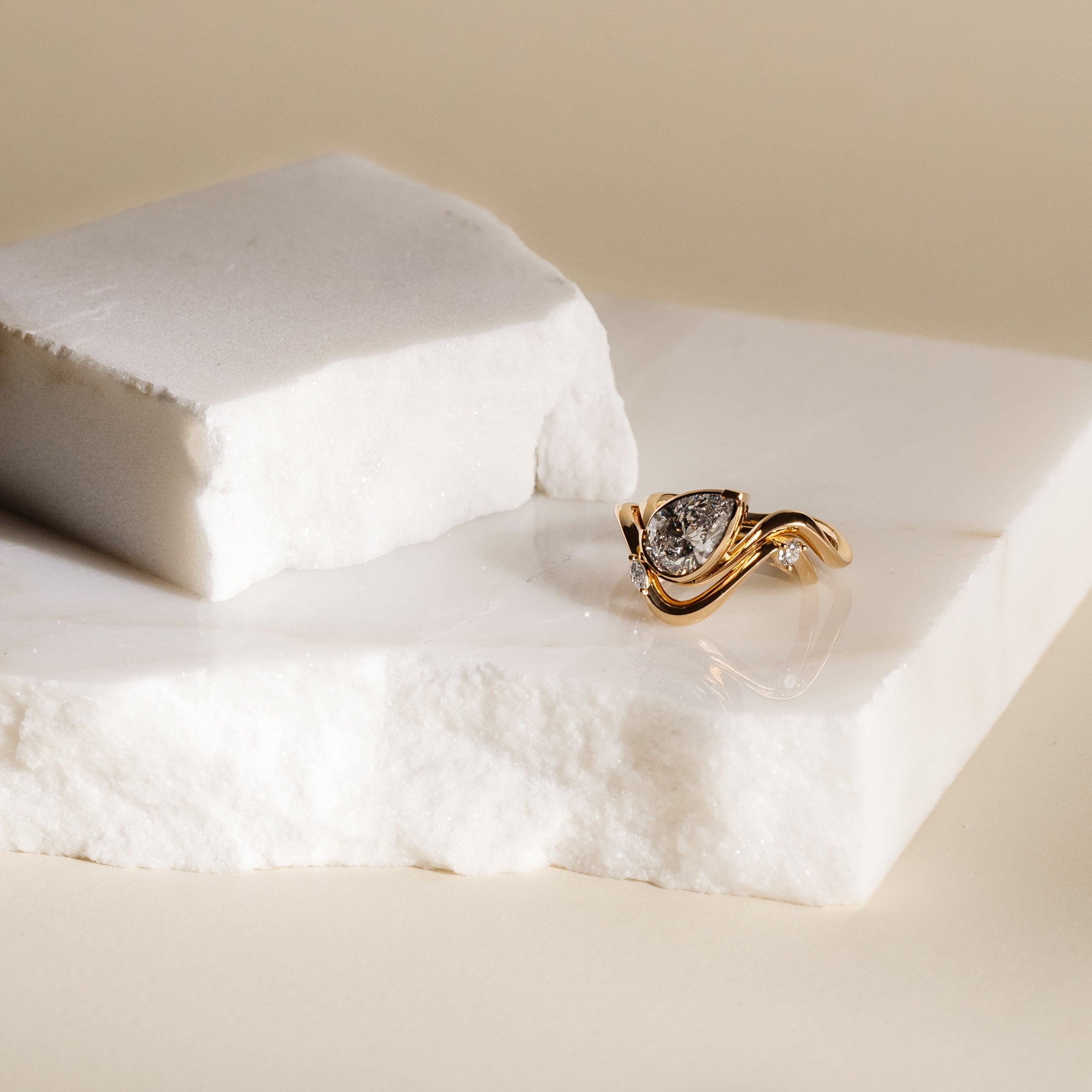 1.54-3.50 CT Pear Cut Lab Grown Diamond Unique Engagement ring