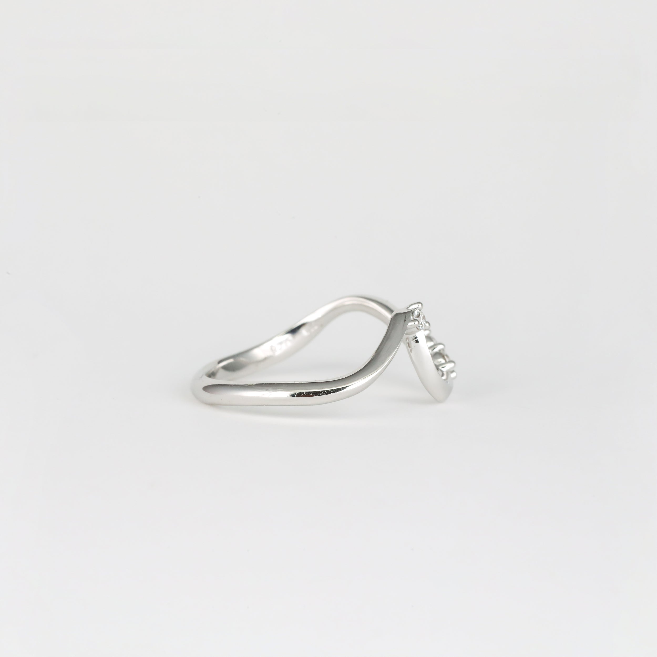 0.11 TCW Round Lab Grown Diamond Curved Wedding Band