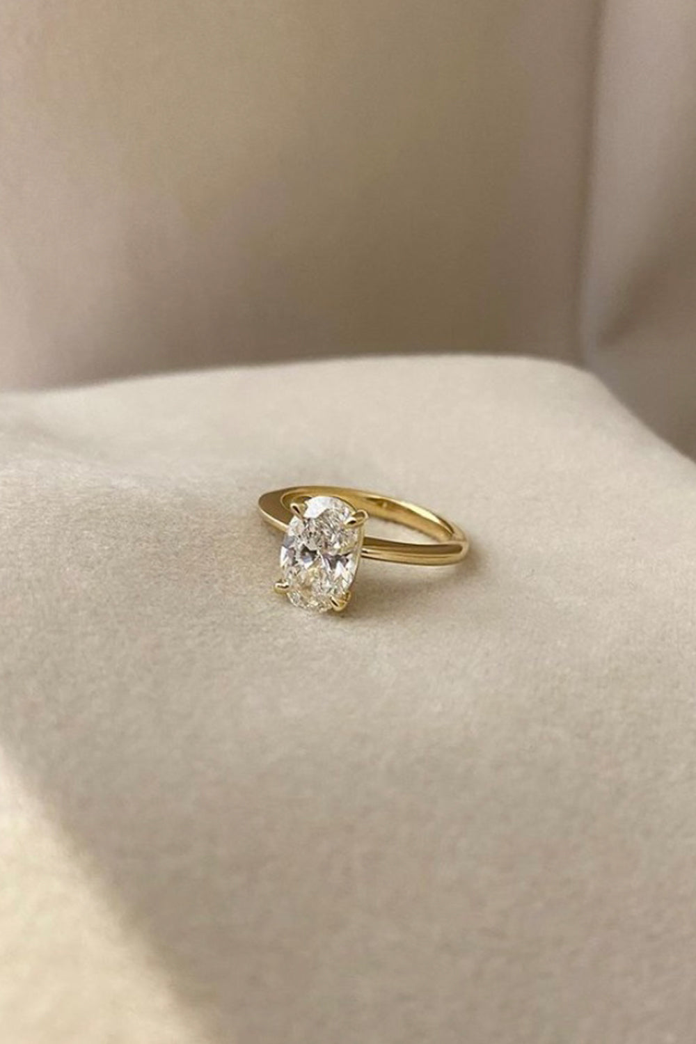 2.0 CT Oval Shaped Moissanite Solitaire Engagement Ring