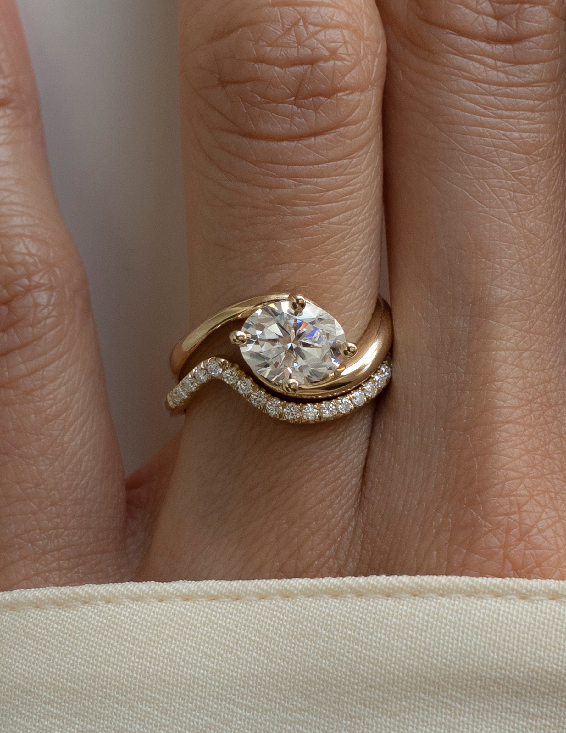 1.0 -1.50 CT Oval Cut Lab Grown Diamond Solitaire Engagement Ring