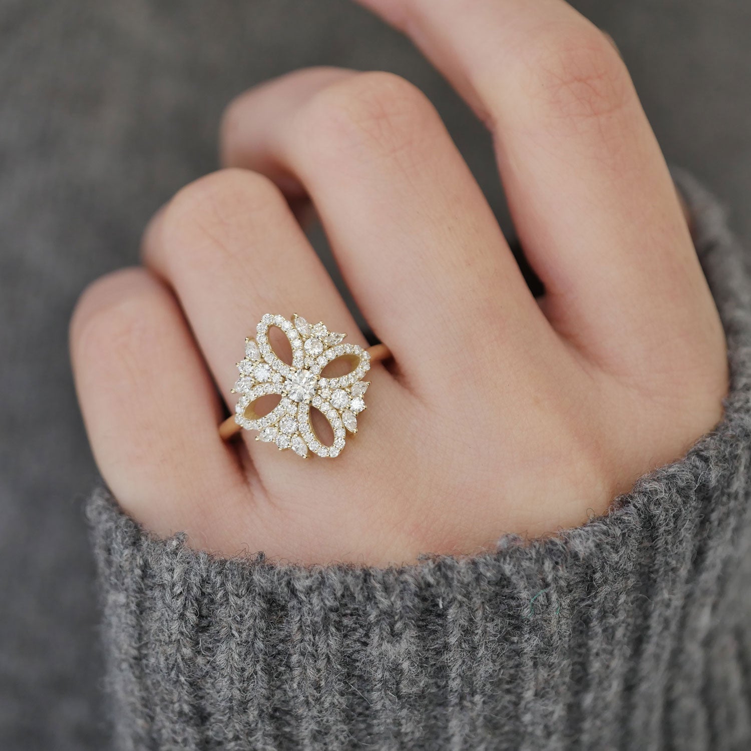 1.0 CT Round Shape Lab Grown vintage-inspired Engagement Ring