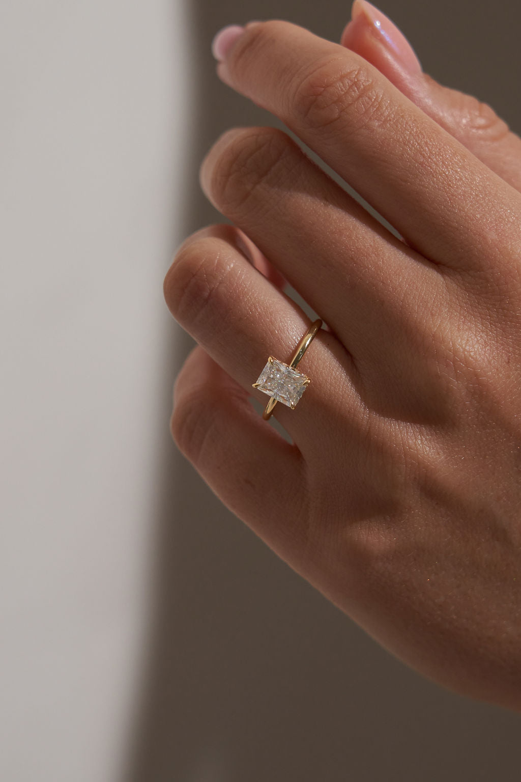 2.0 CT Radiant Shaped Moissanite Solitaire Engagement Ring