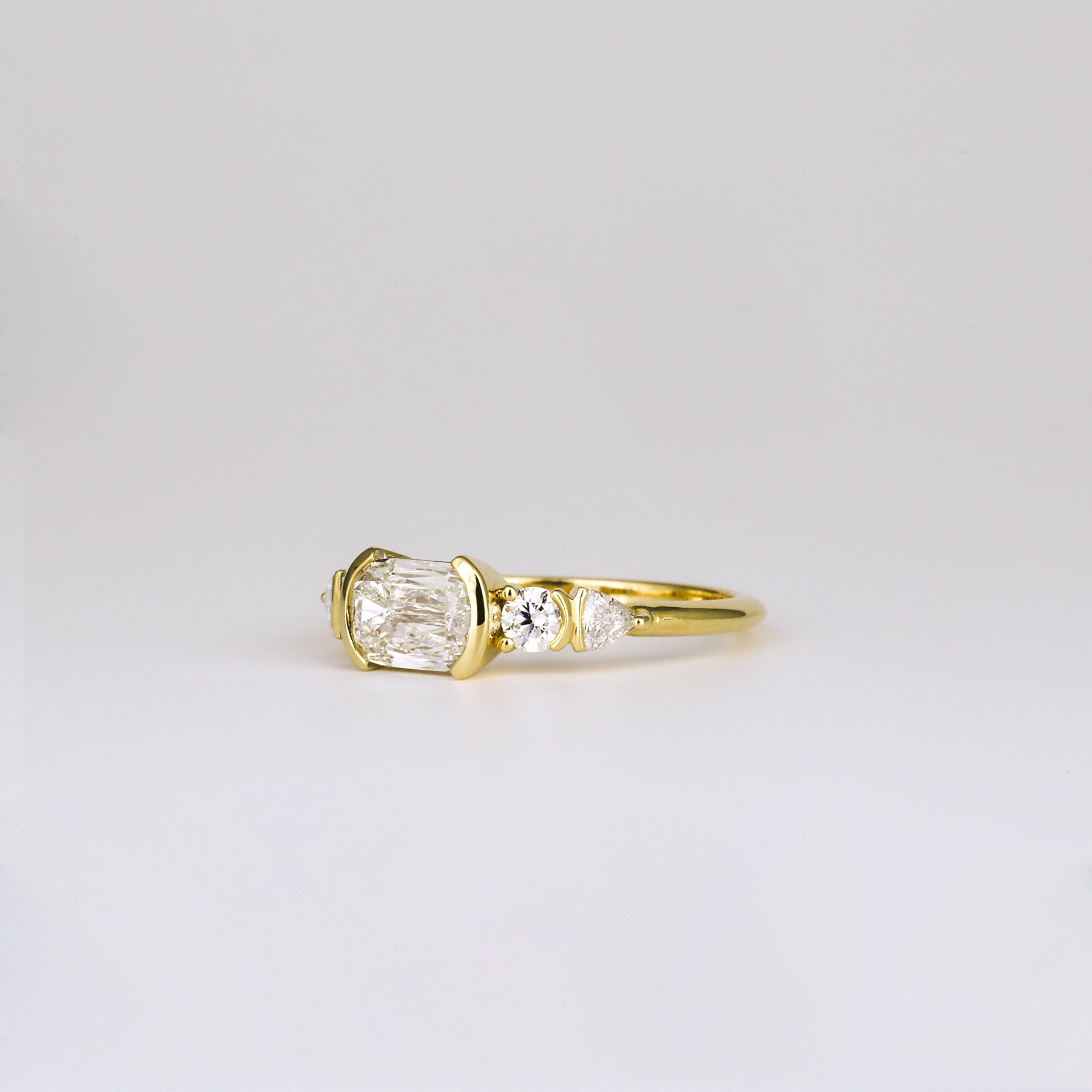 1.0 CT Cushion/Scissor F/VS1 CVD Diamond Cluster Engagement ring