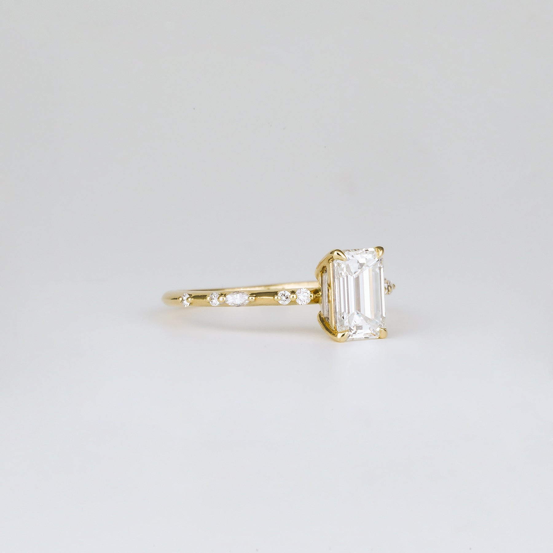 1.0 -3.0 CT Emerald Lab Grown Diamond Dainty Engagement ring