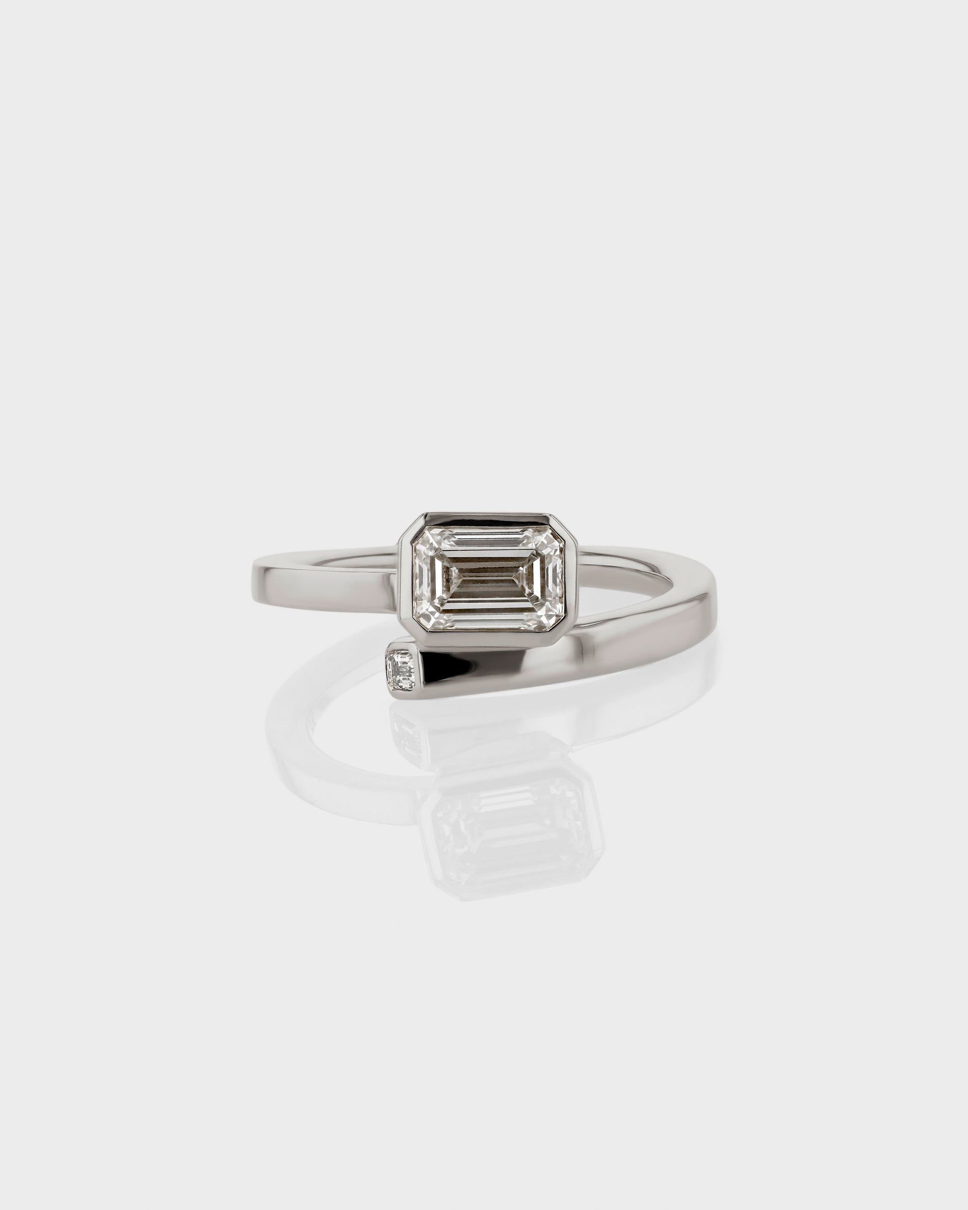 1.0-3.0 CT Emerald Cut Lab Grown Diamond Unique Engagement Ring