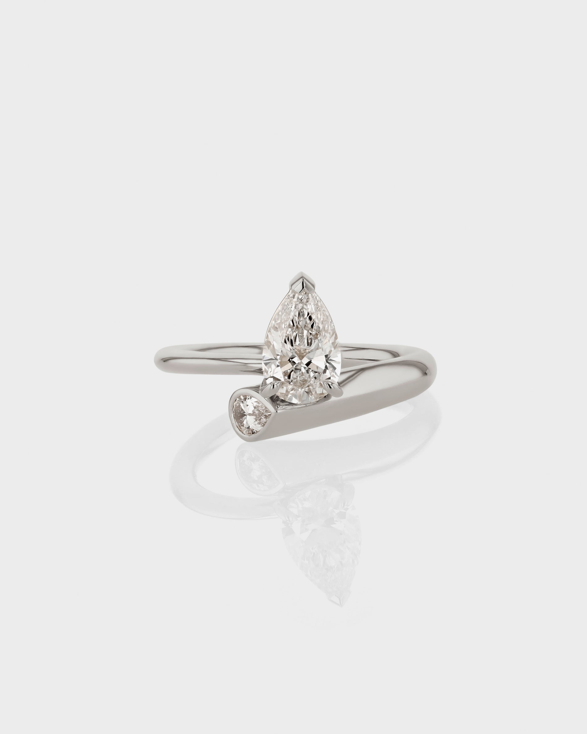 1.0-3.0 CT Pear Cut Lab Grown Diamond Unique Engagement Ring