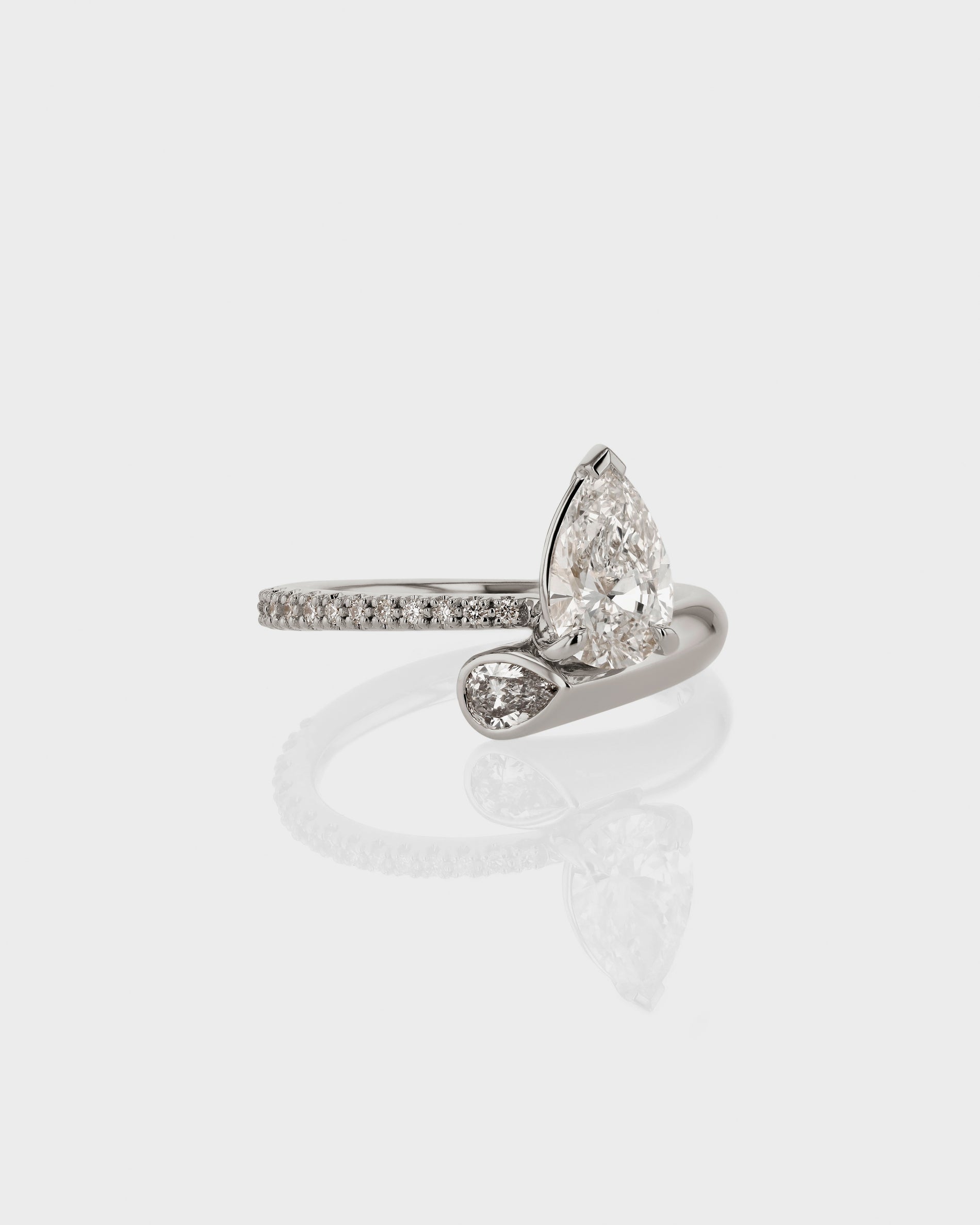 1.0-3.0 CT Pear Cut Lab Grown Diamond Unique Engagement Ring