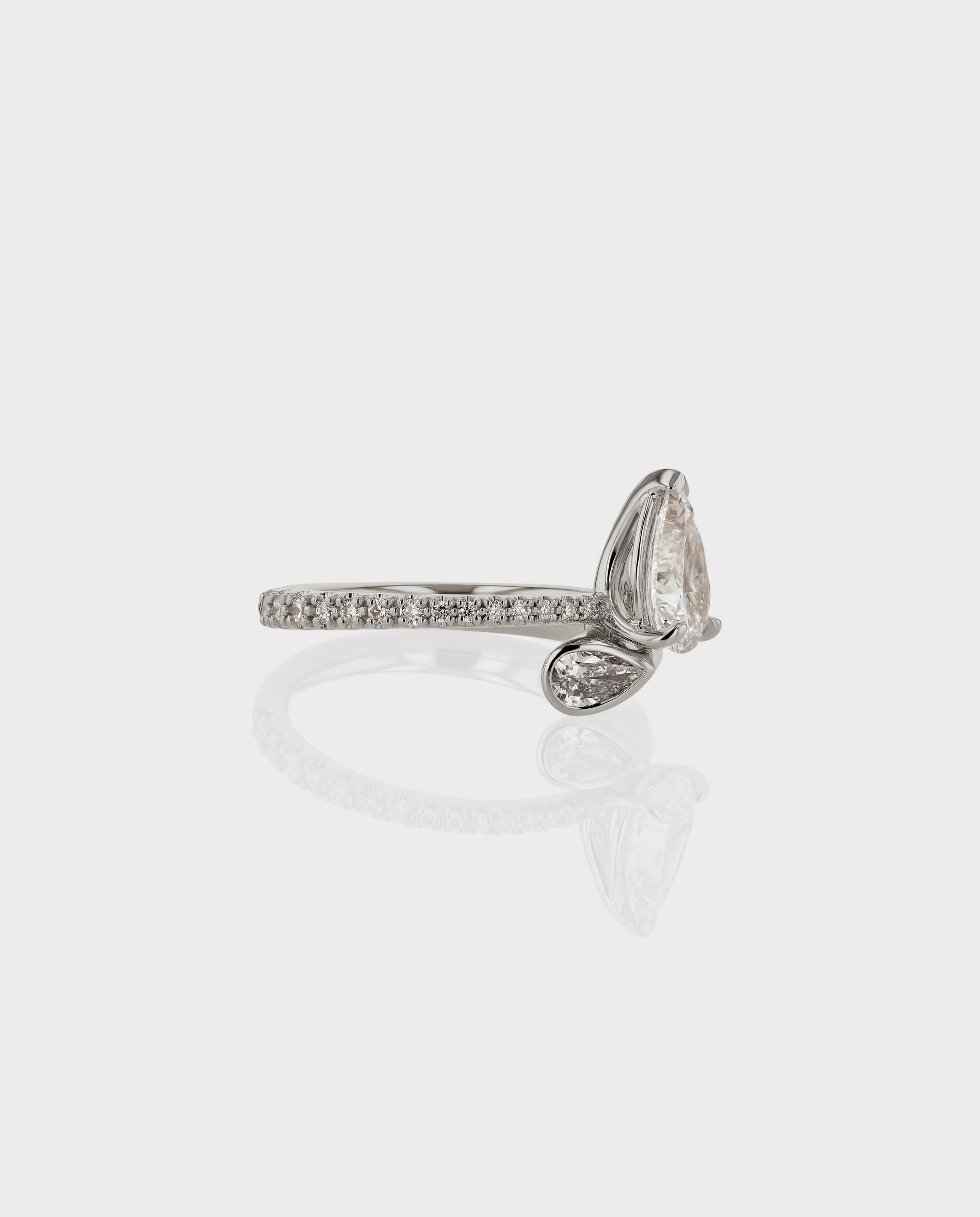1.0-3.0 CT Pear Cut Lab Grown Diamond Unique Engagement Ring