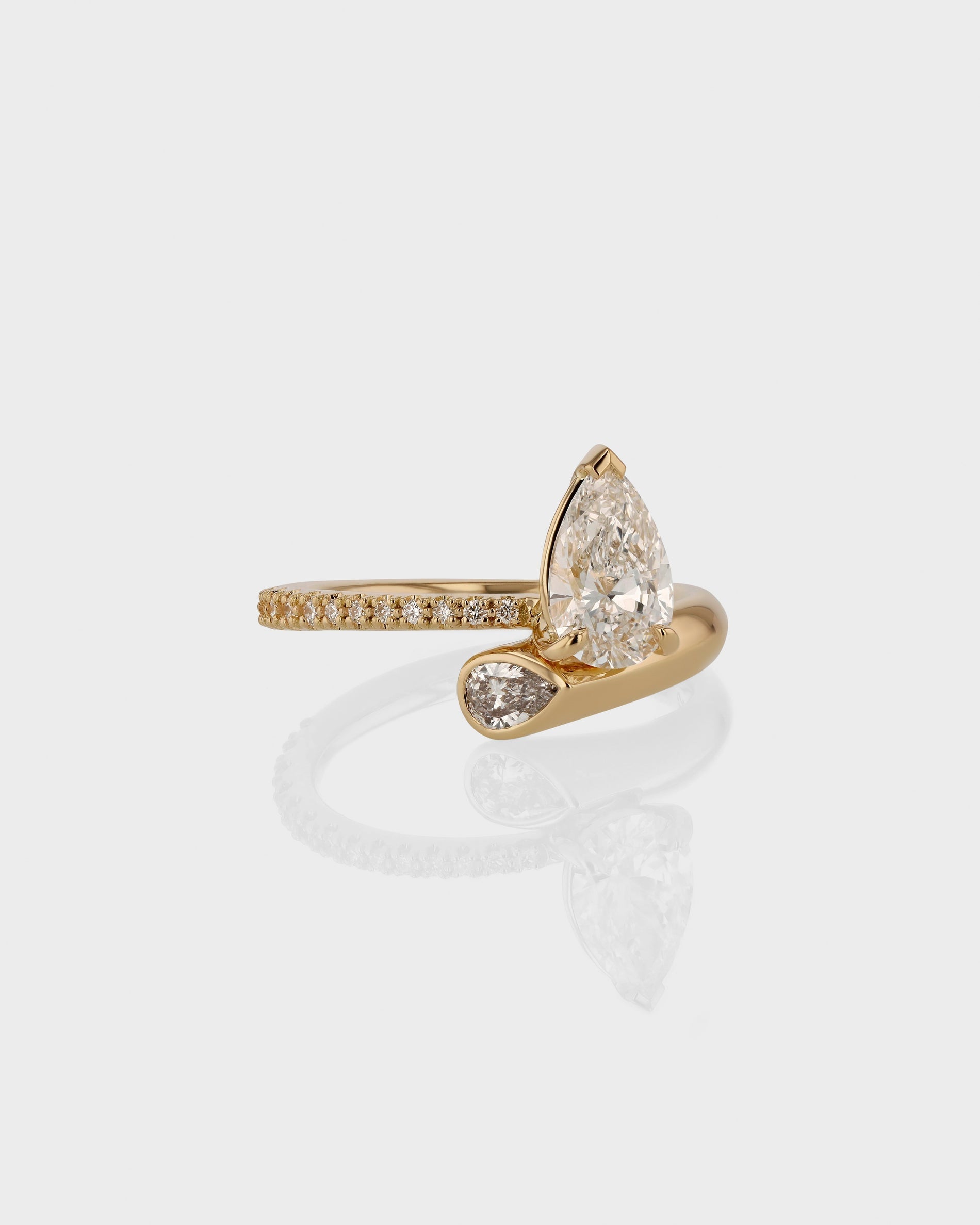 1.0-3.0 CT Pear Cut Lab Grown Diamond Unique Engagement Ring