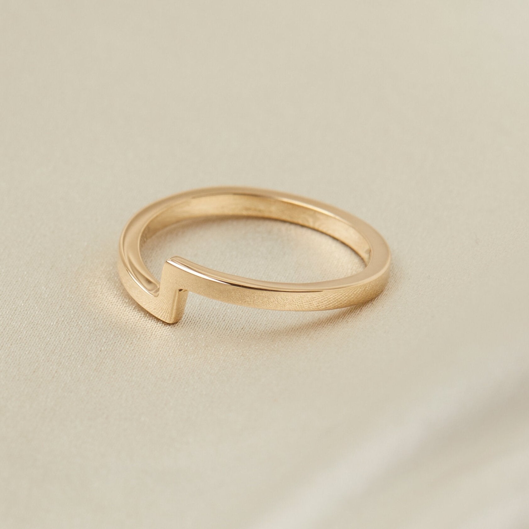 Plain Bar Style Delicate Wedding Band