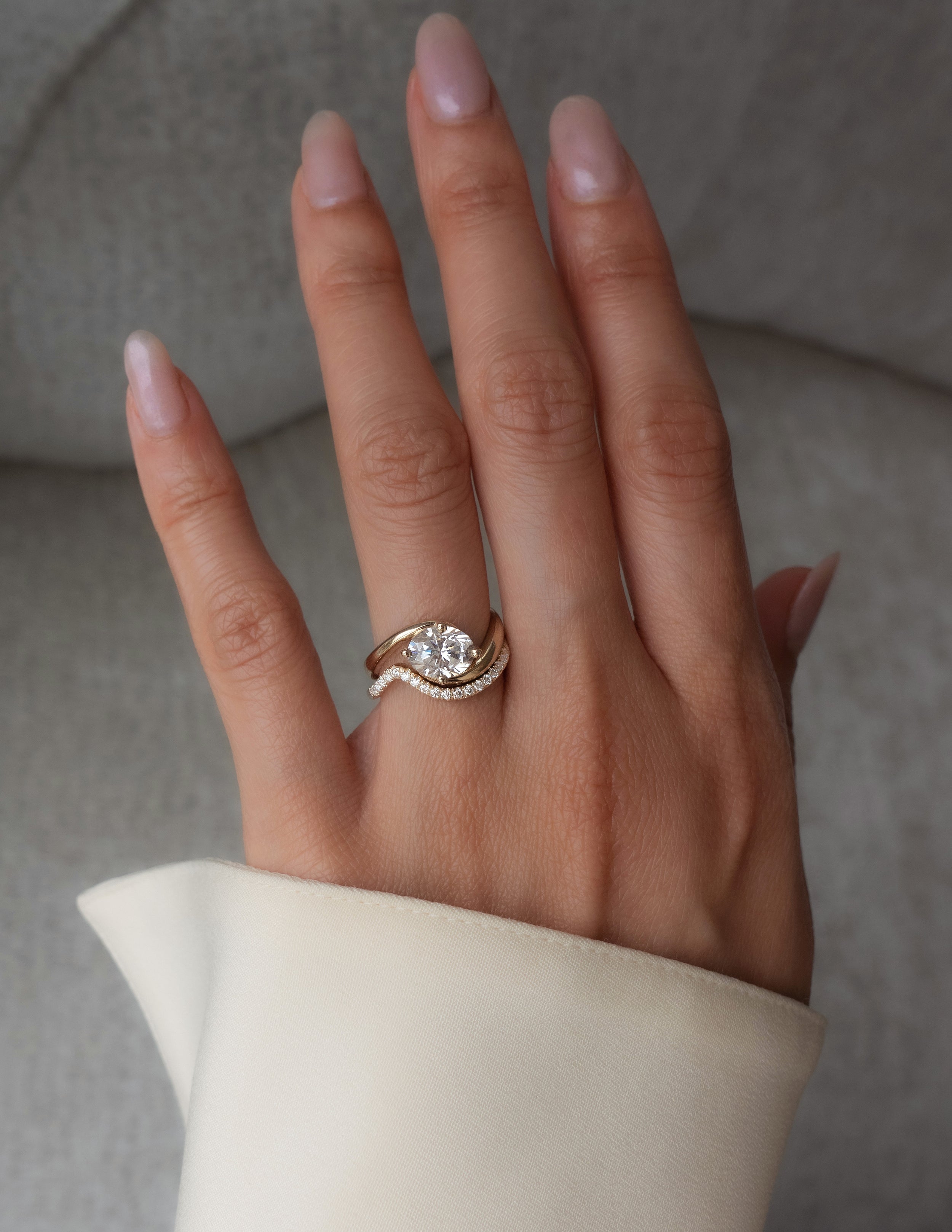 1.0 - 2.0 CT Oval CVD Diamond Solitaire With Pave Bridal Ring Set