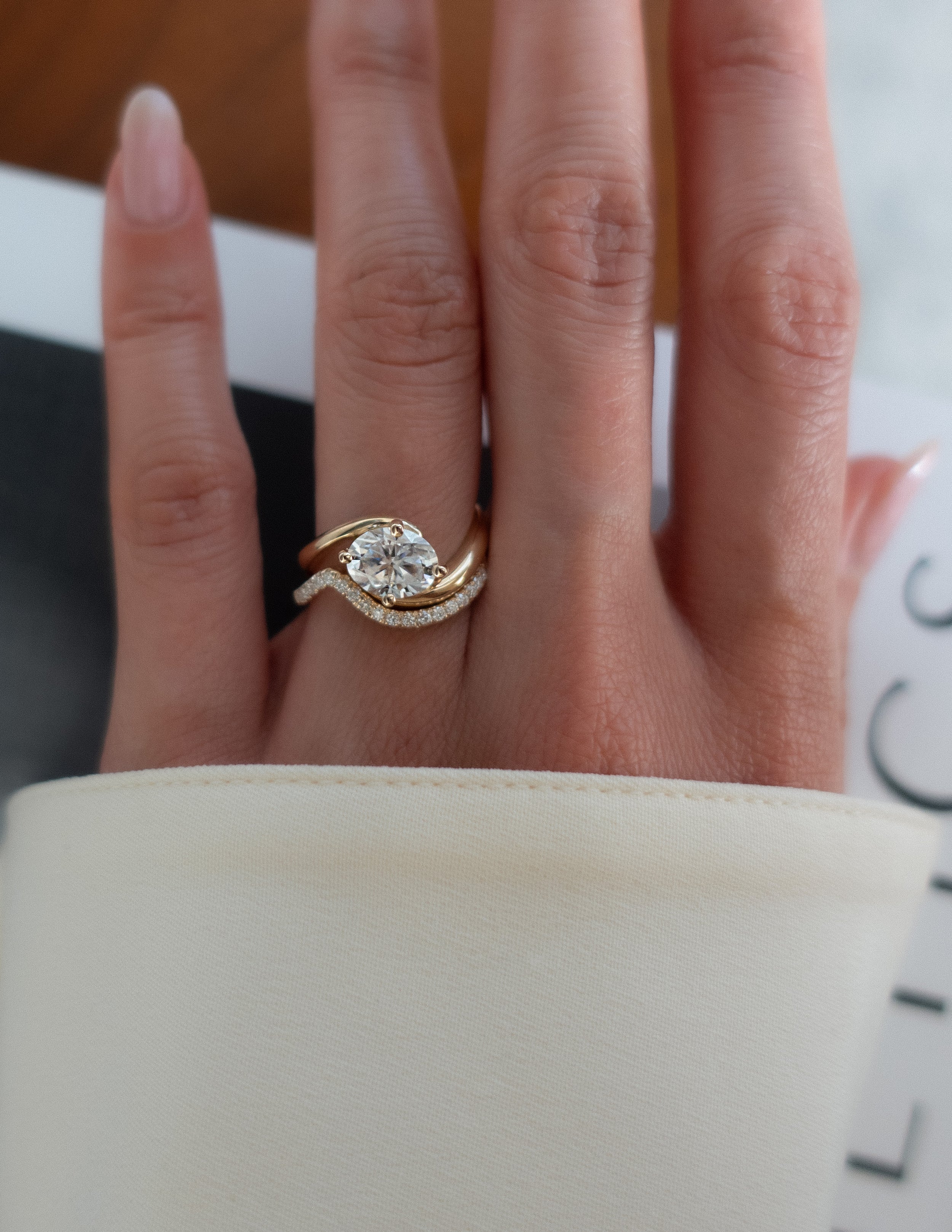 1.0 - 2.0 CT Oval CVD Diamond Solitaire With Pave Bridal Ring Set