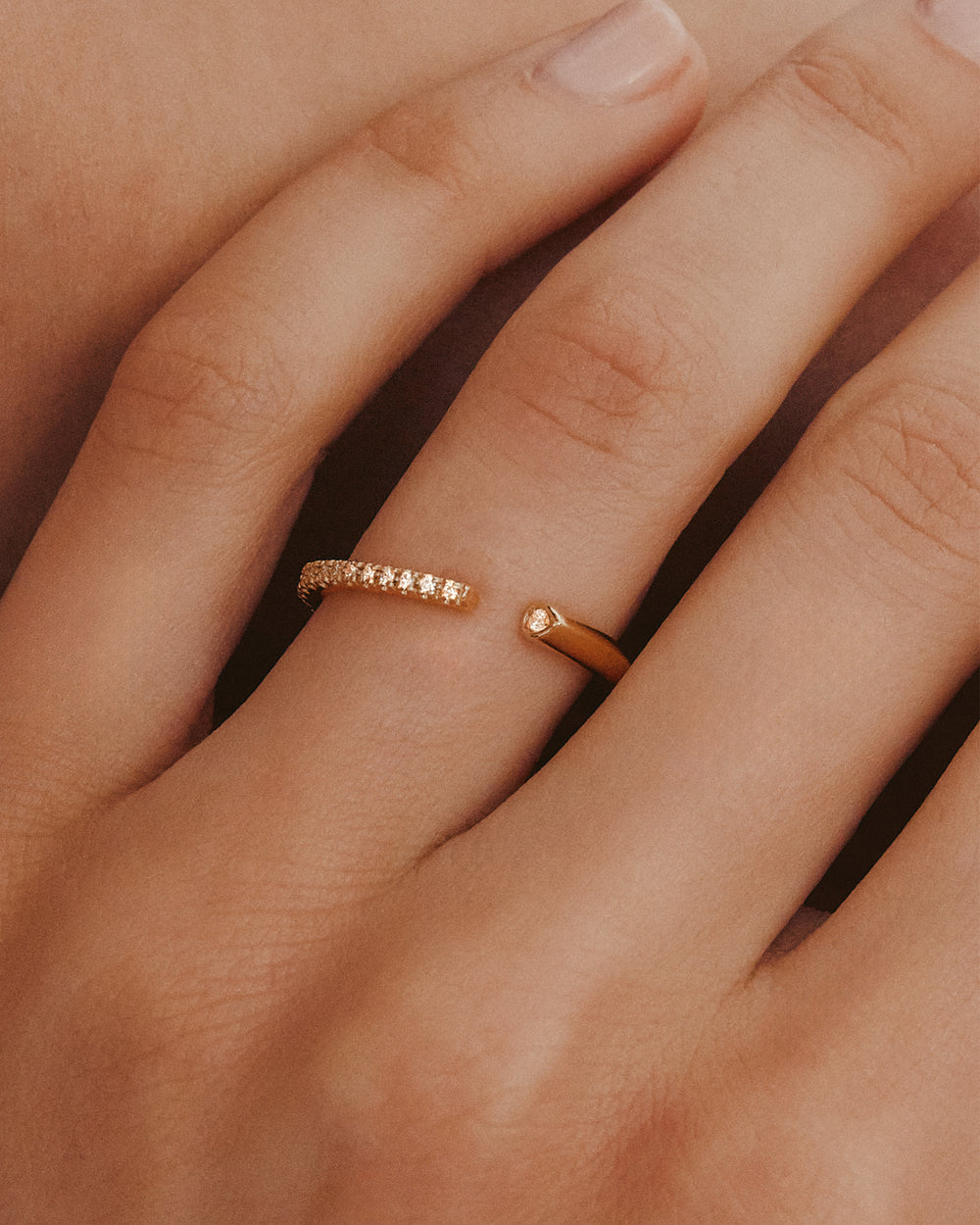 0.140 TCW Round EF-VVS Diamond Open Wedding Band