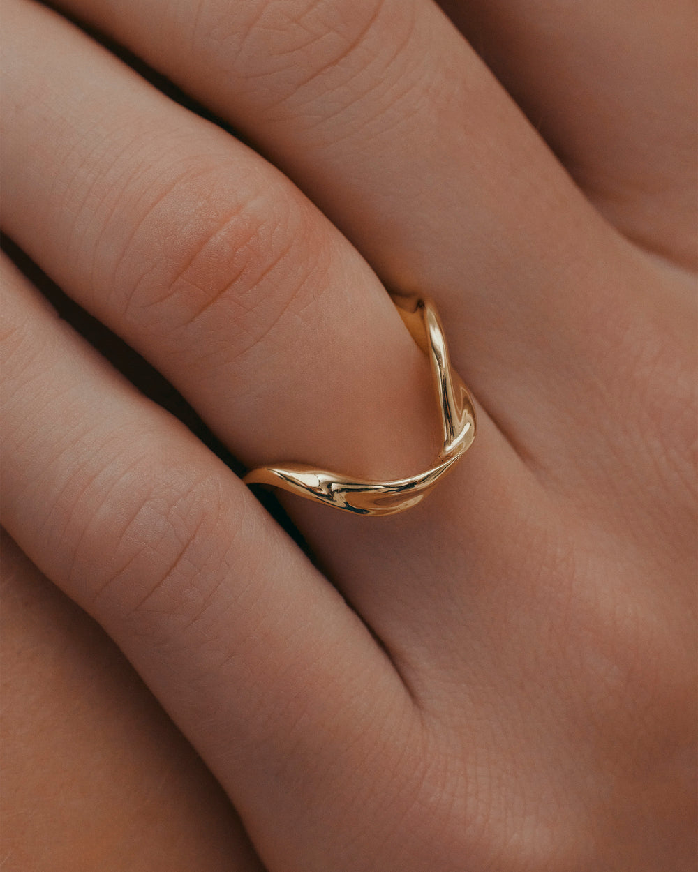 Plain Twisted Wedding Band