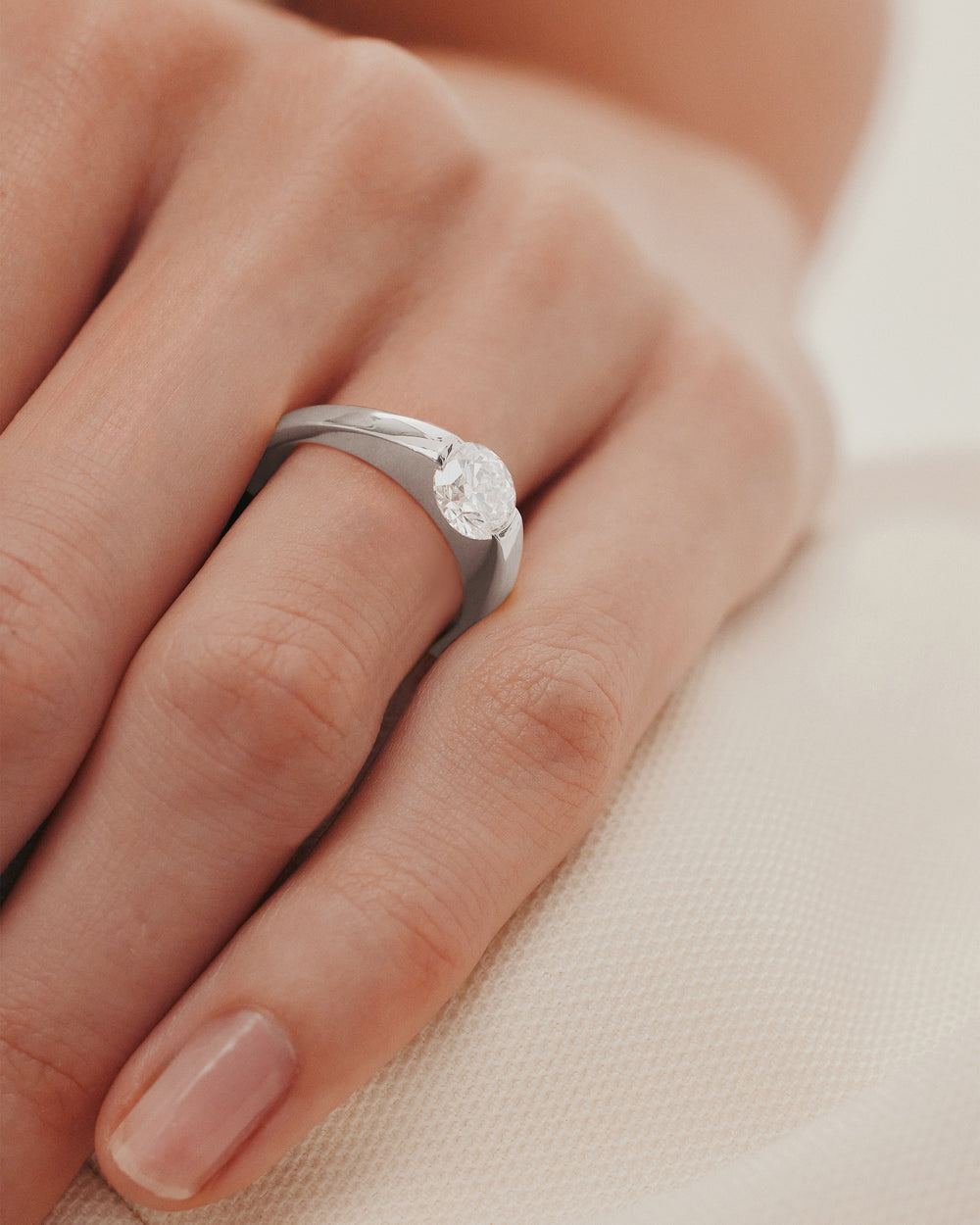 1.0 CT Round CVD Diamond Unique Style Engagement Ring