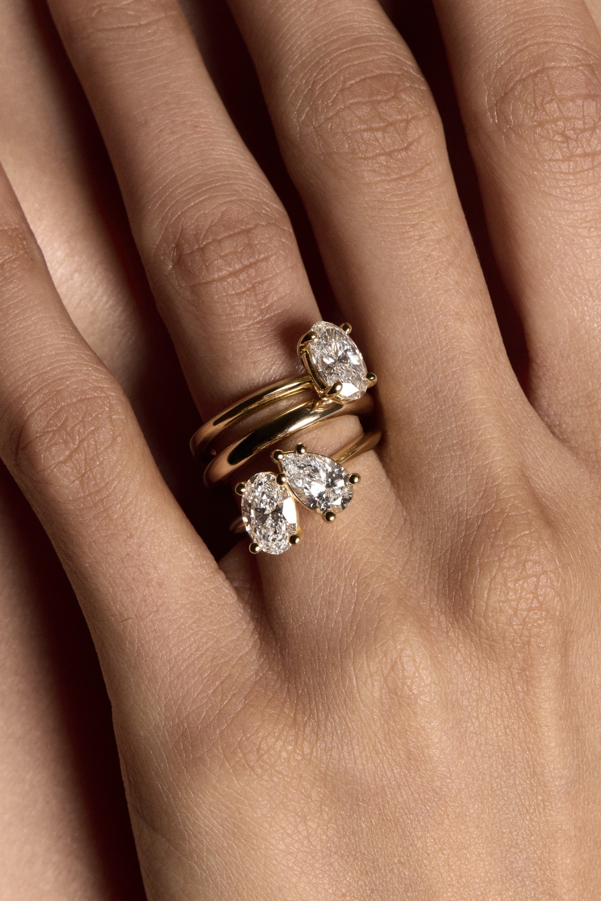 2.0 CT Oval Shaped Moissanite Solitaire Engagement Ring