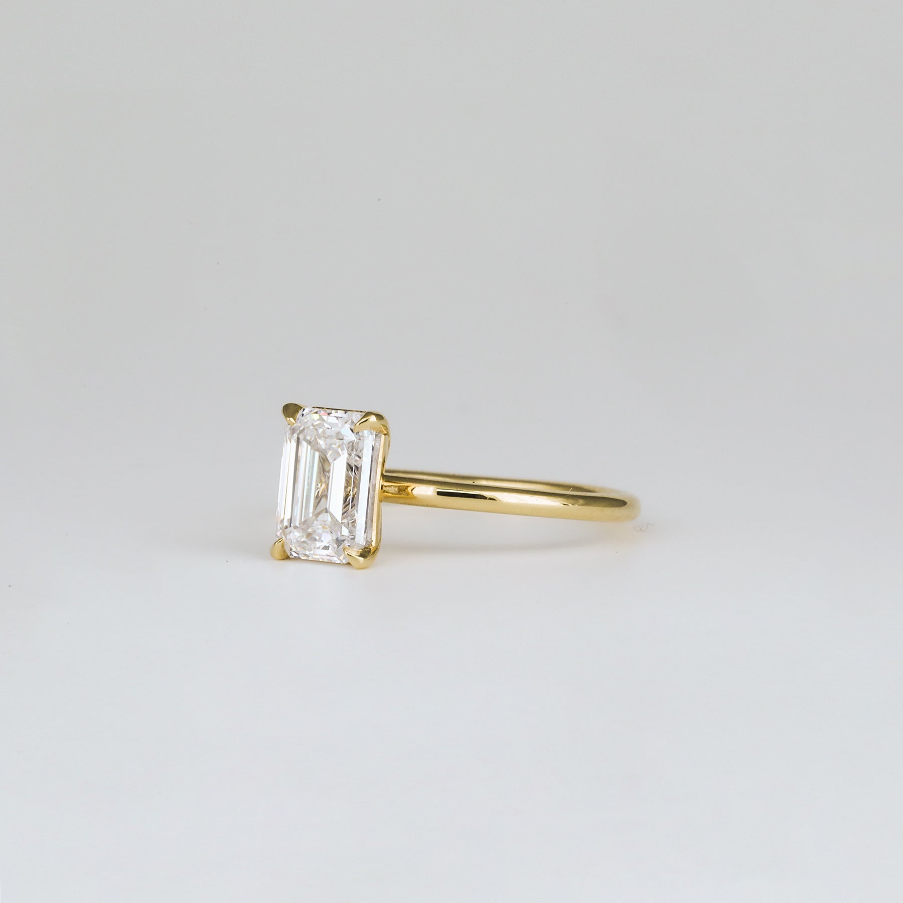 1.57 - 3.50 CT Emerald Lab Grown Diamond Solitaire Engagement ring