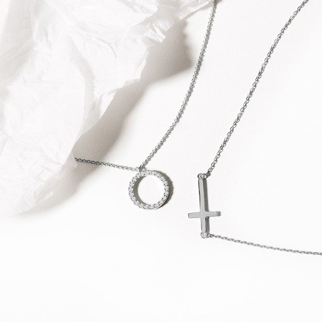 0.30 TCW Round Moissanite Diamond Circle Pendent Necklace - Camila Brown