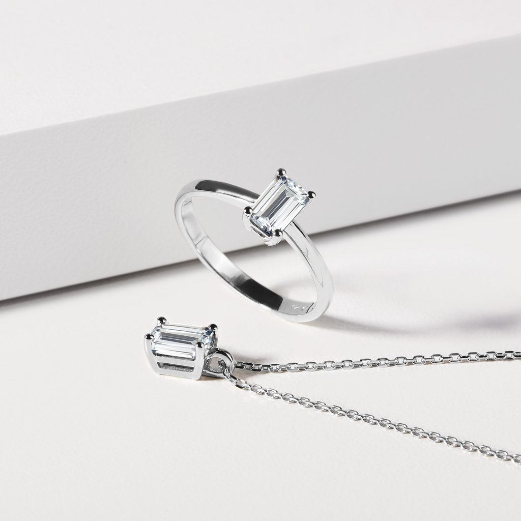 0.60 CT Emerald Moissanite Diamond Solitaire Pendent Necklace - Camila Brown