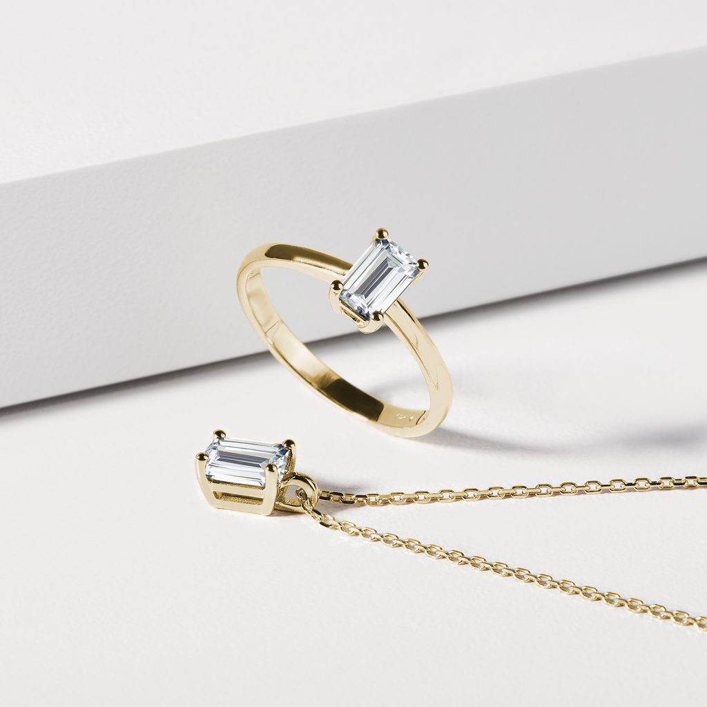 0.60 CT Emerald Moissanite Diamond Solitaire Pendent Necklace - Camila Brown