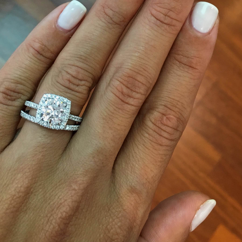 2.0 CT Round Shaped F-VS Loose Diamond Bridal Set With Halo & Pave Setting - Camila Brown